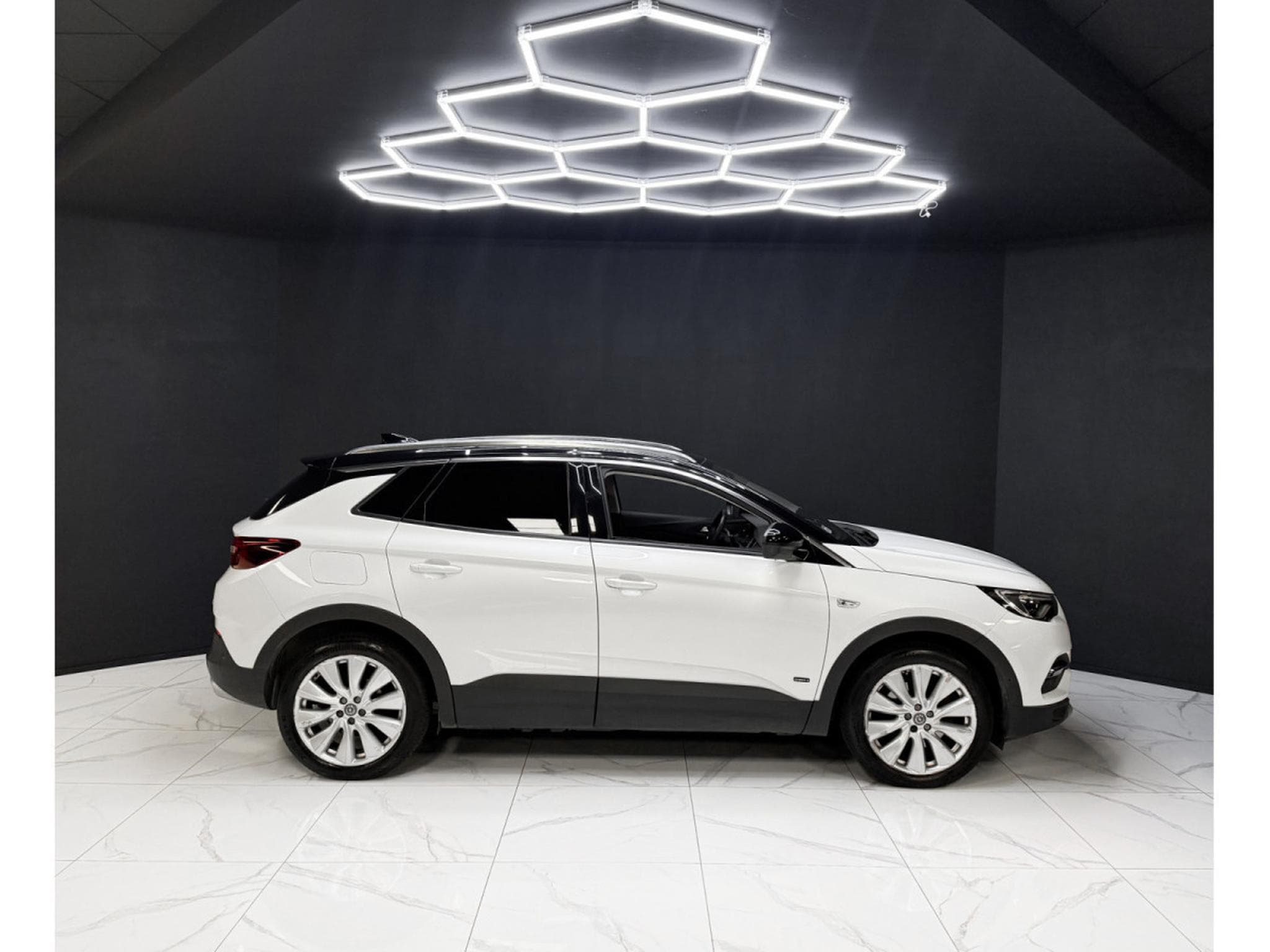 Opel Grandland Hybrid4 300 Ultimate (2020) - Photo 6