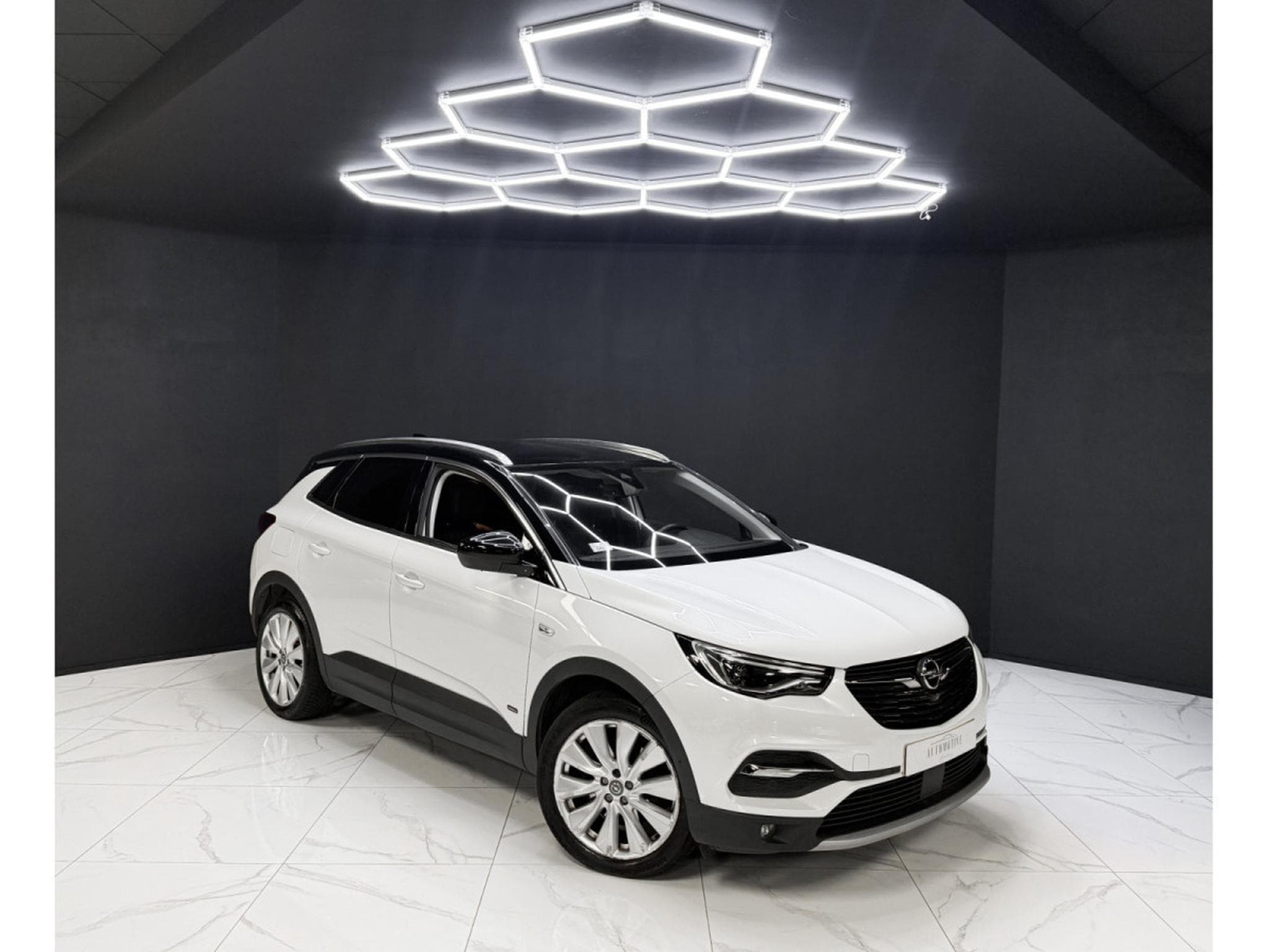 Opel Grandland Hybrid4 300 Ultimate (2020) - Photo 7