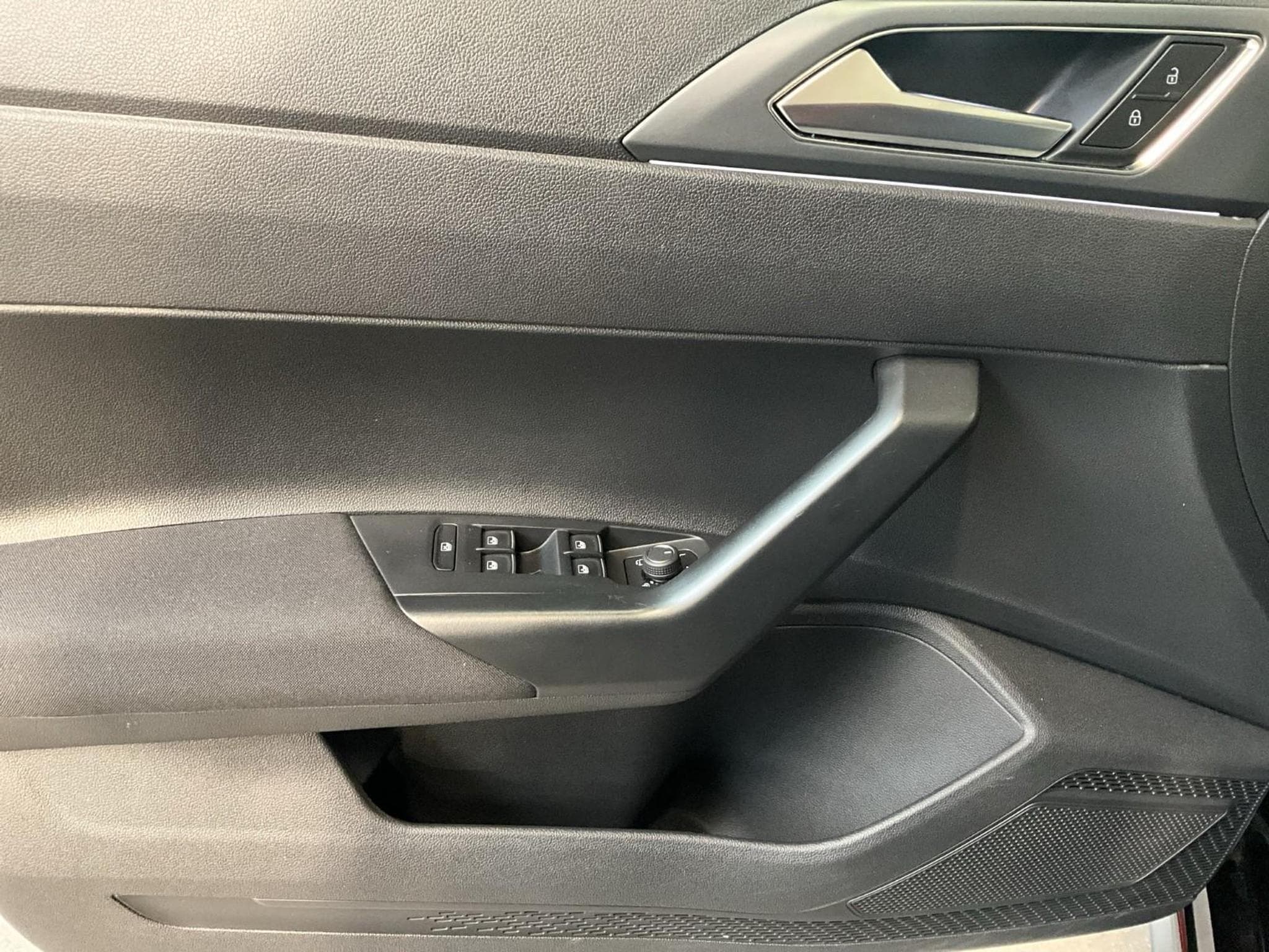 VW Polo R-Line+DSG+P.Assisted+P.Lumiere (2025) - Photo 10