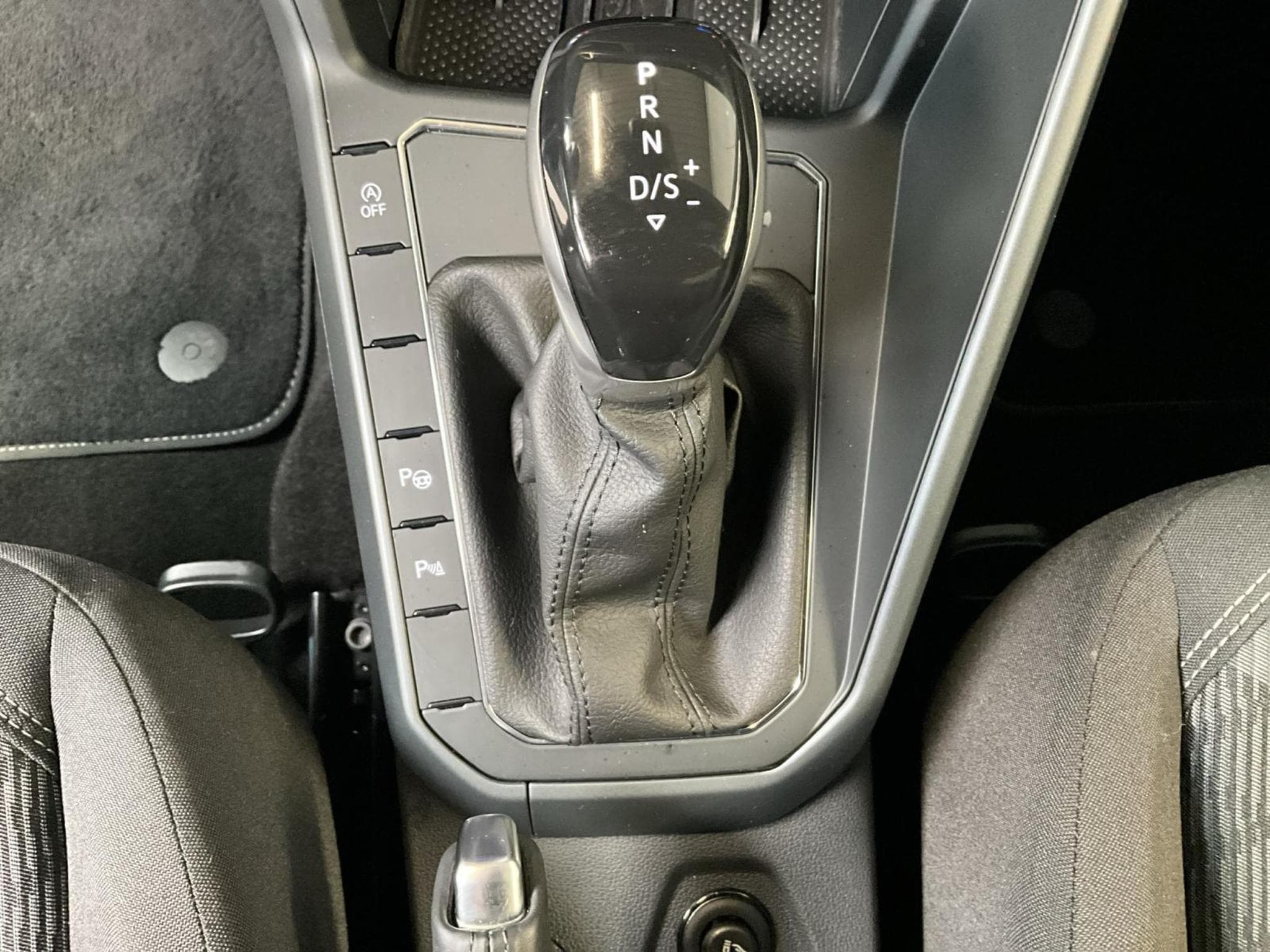 VW Polo R-Line+DSG+Park&Comf.+IQ-Drive (2025) - Photo 14