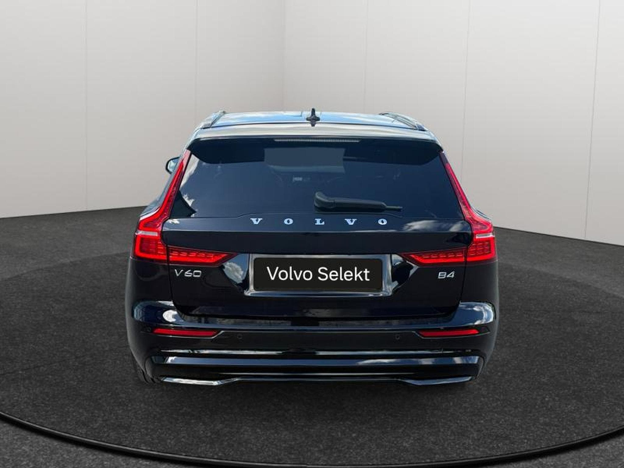 Volvo V60 B4 Plus Dark / Essence (2025) - Photo 4