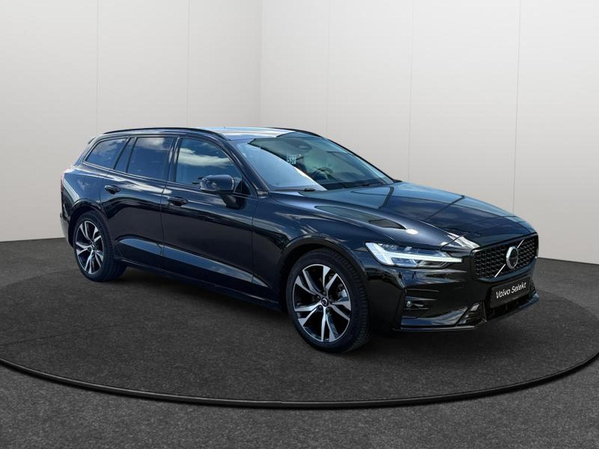 Volvo V60 B4 Plus Dark / Essence (2025) - Photo 7