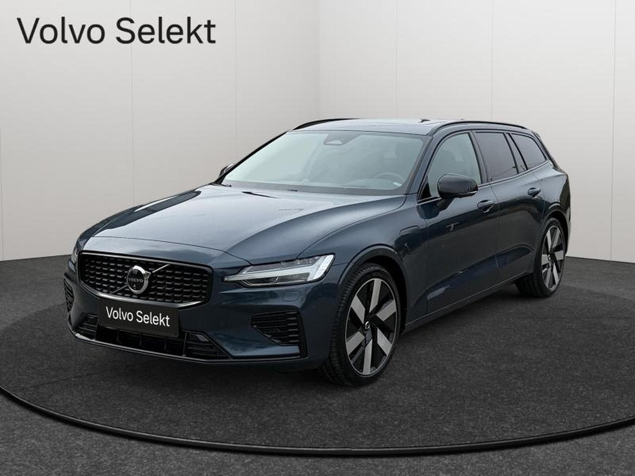 Volvo V60 T6 Ultra Dark / Hybride (2024) - Photo 1