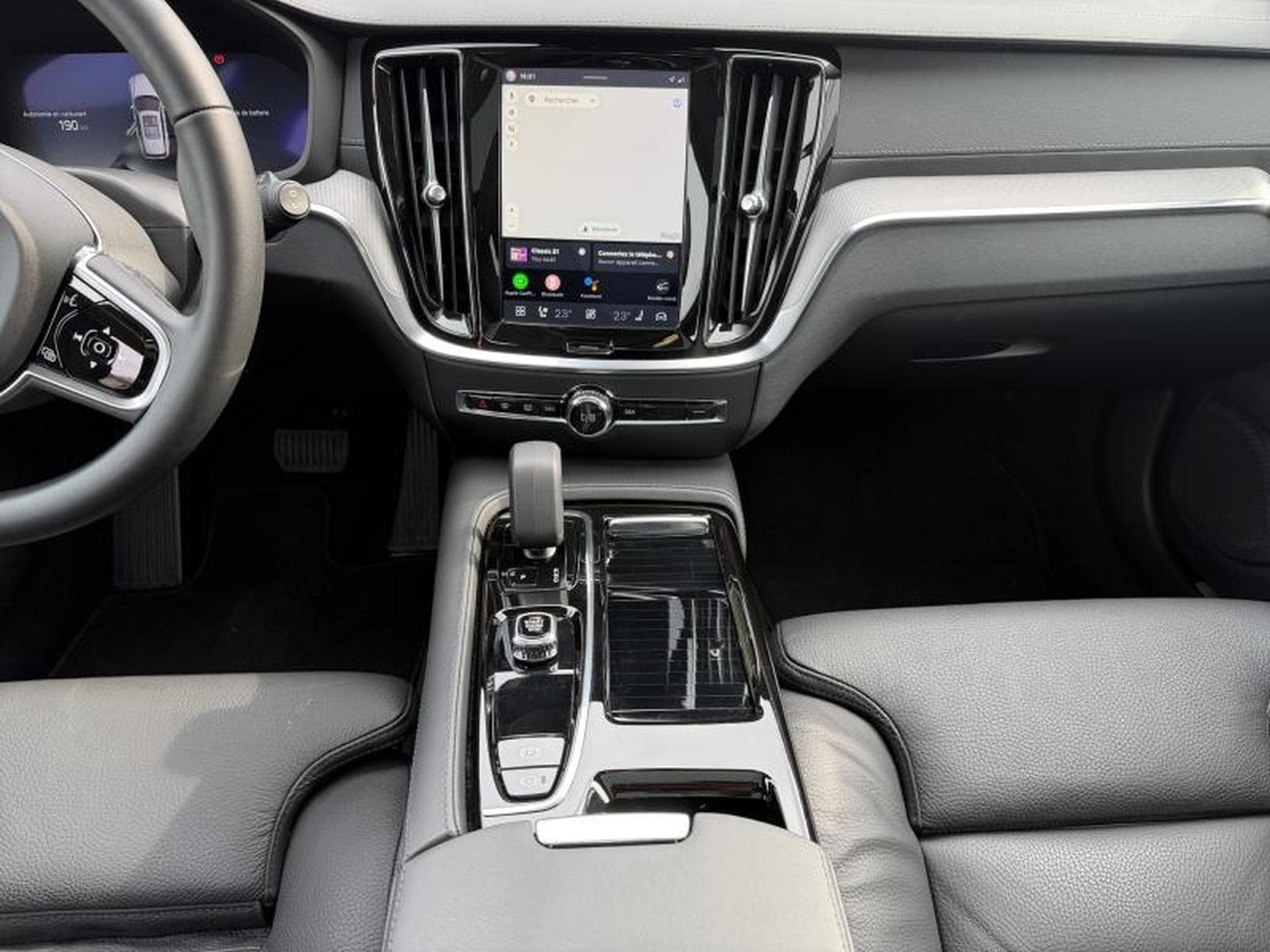 Volvo V60 T6 Ultra Dark / Hybride (2024) - Photo 16