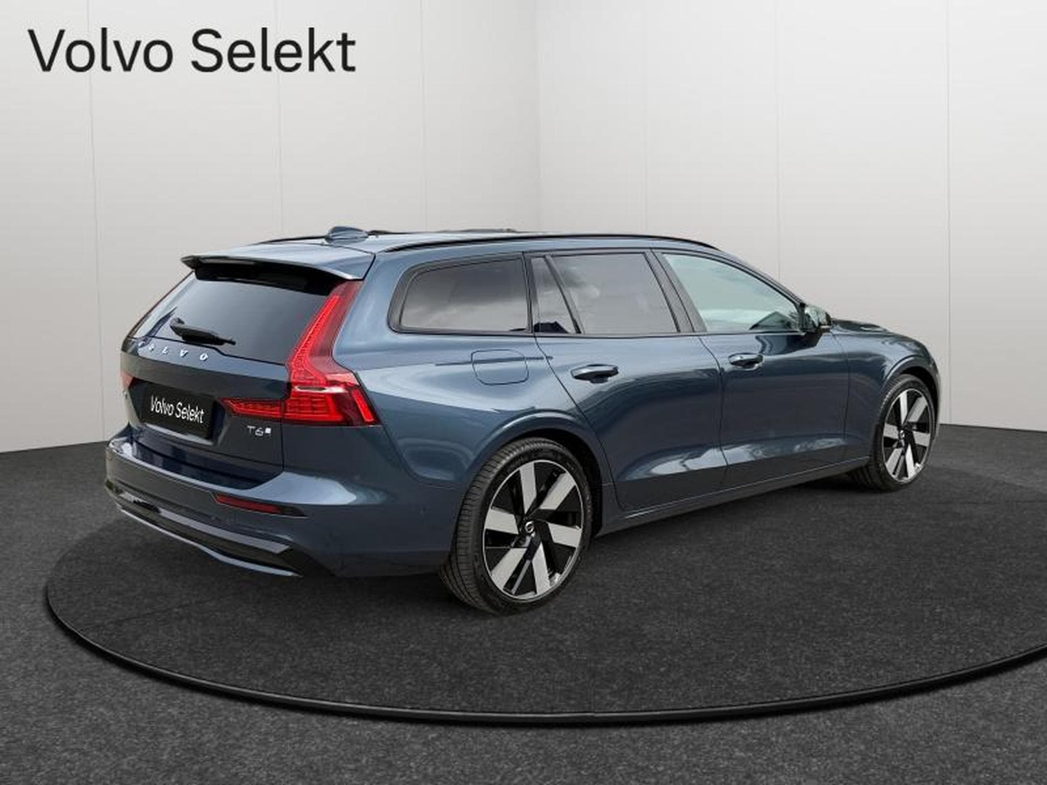 Volvo V60 T6 Ultra Dark / Hybride (2024) - Photo 2
