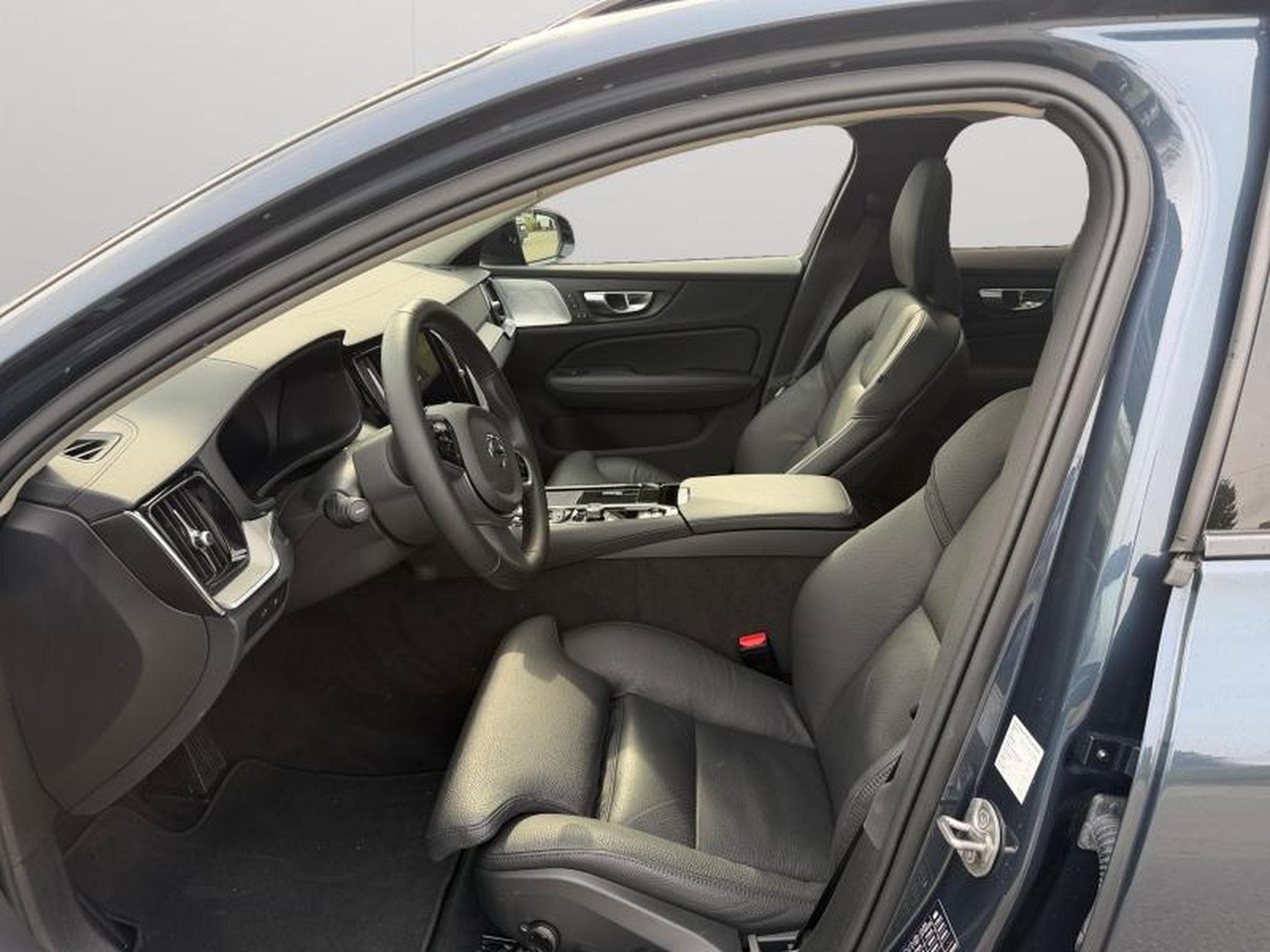 Volvo V60 T6 Ultra Dark / Hybride (2024) - Photo 8