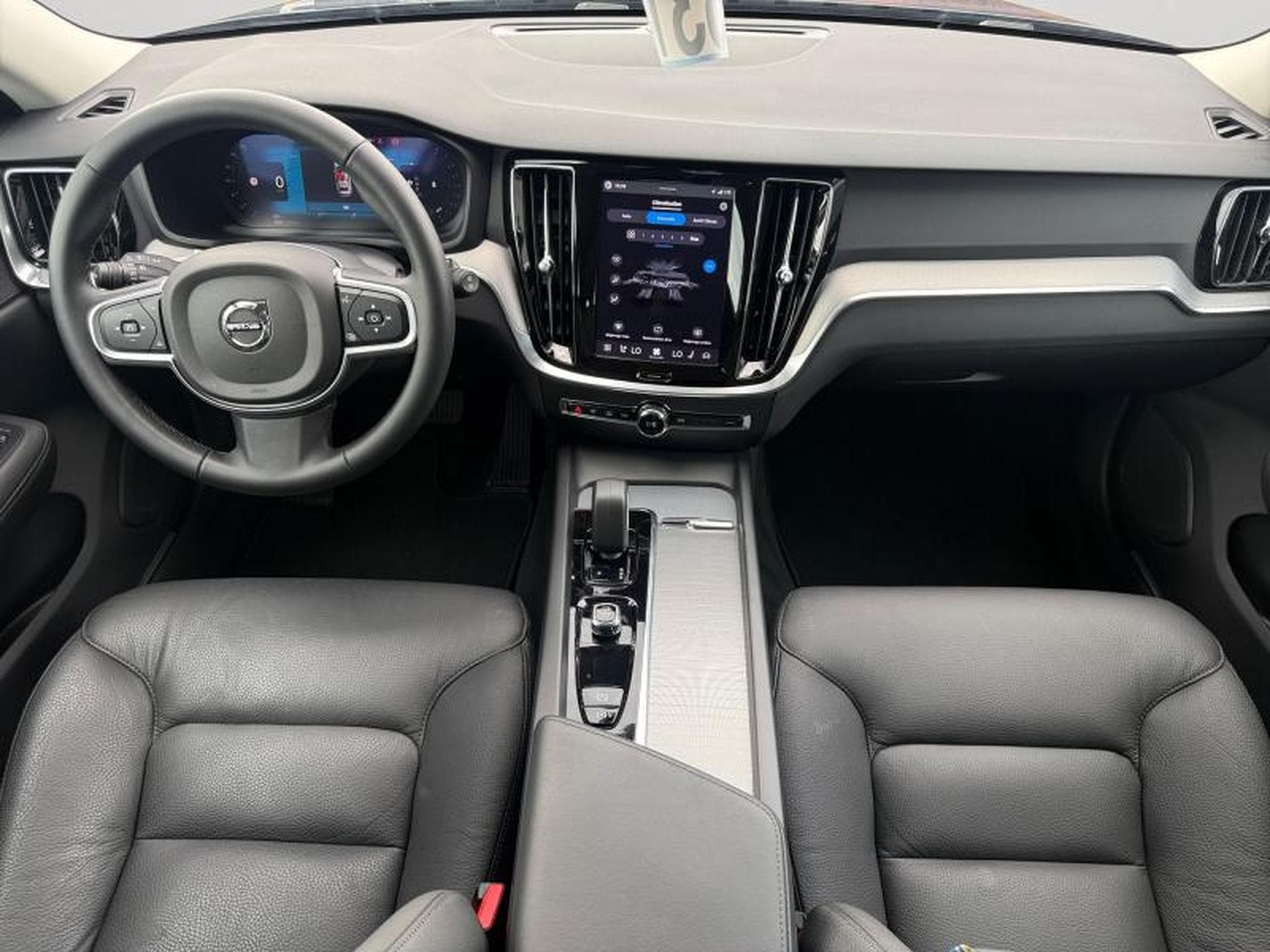 Volvo V60 B4 Core / Essence (2025) - Photo 10