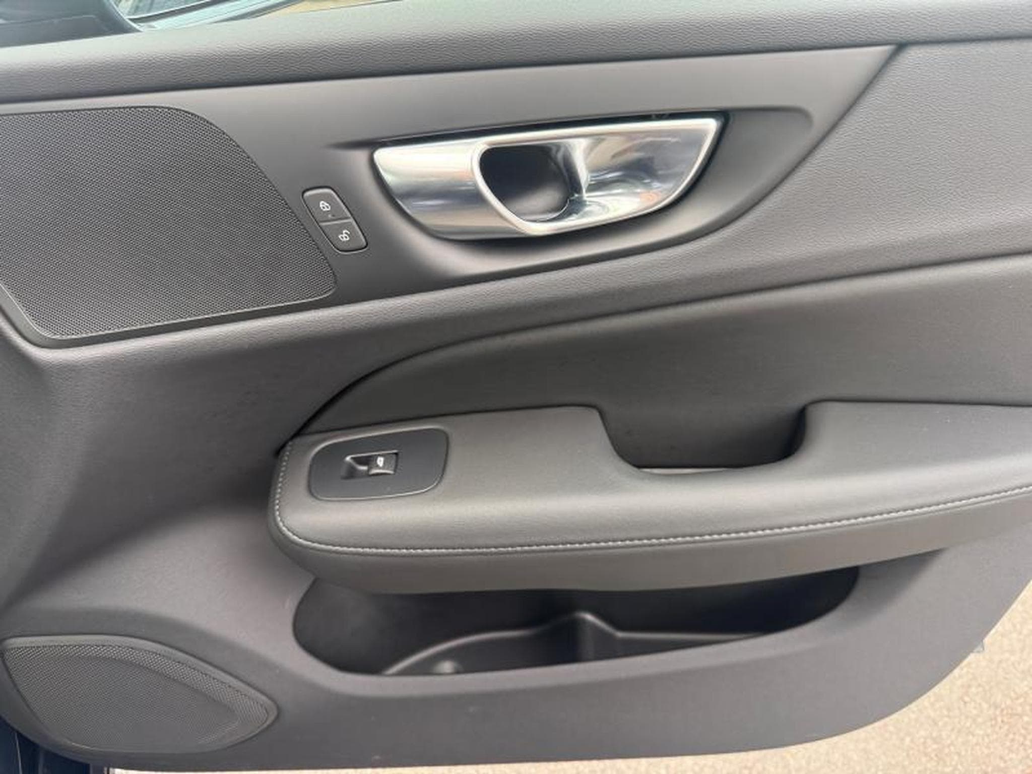 Volvo V60 B4 Core / Essence (2025) - Photo 21
