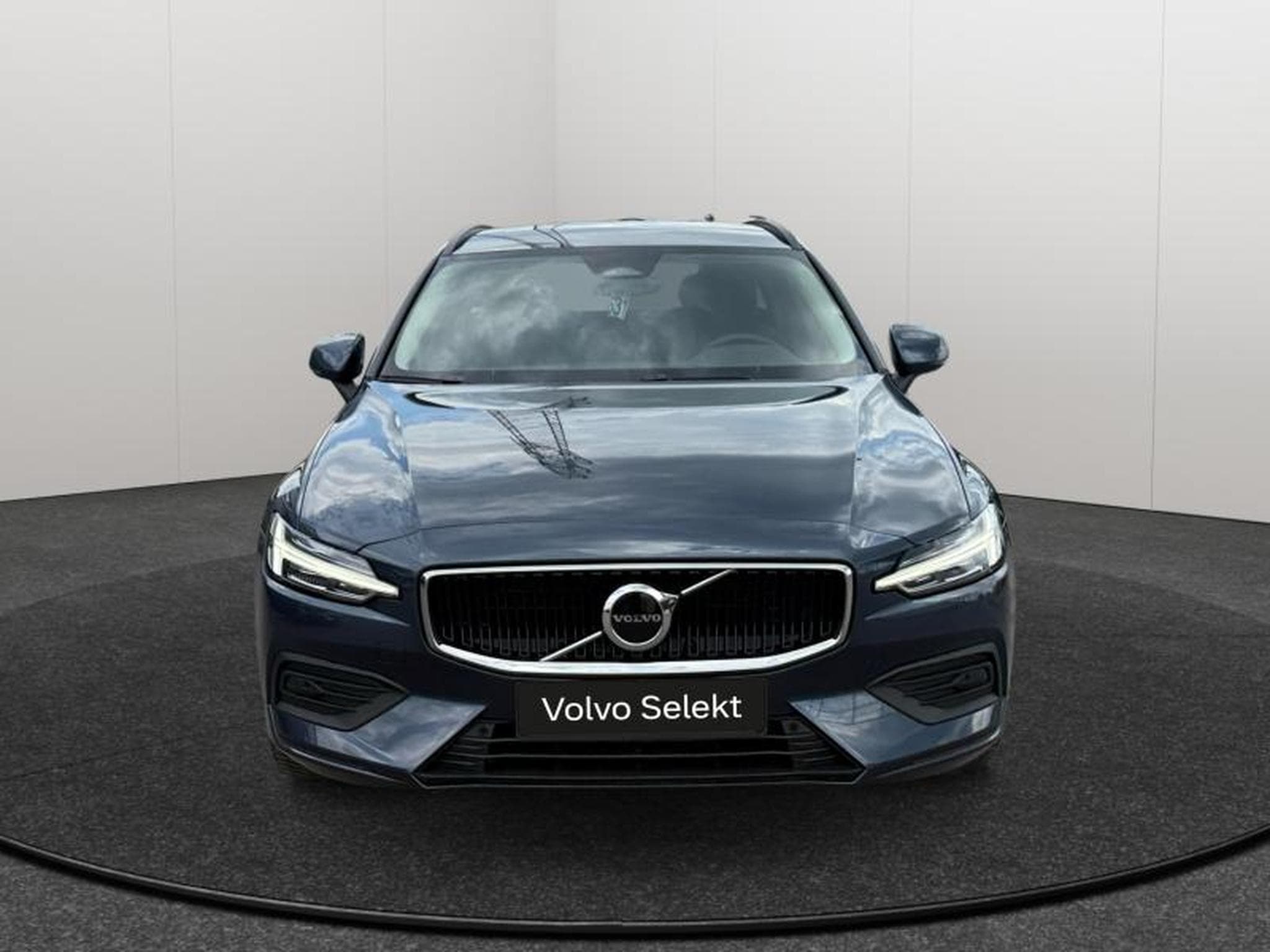 Volvo V60 B4 Core / Essence (2025) - Photo 8