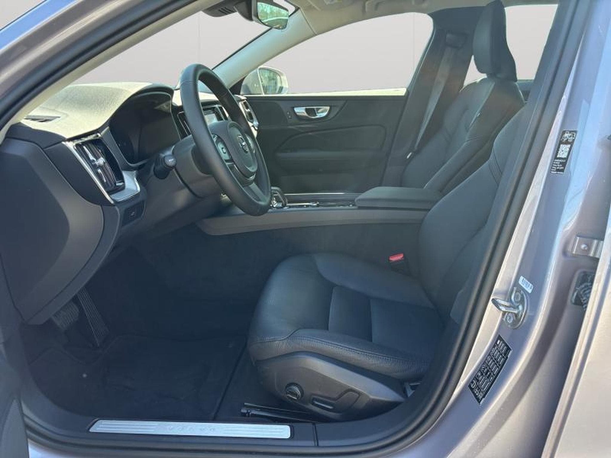 Volvo V60 B4 Core / Essence (2025) - Photo 10