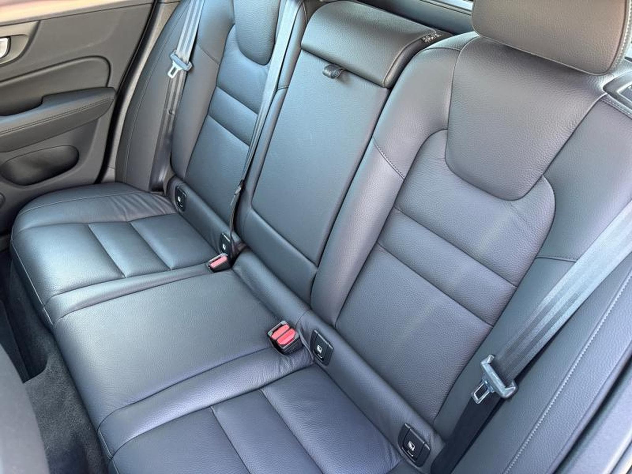 Volvo V60 B4 Core / Essence (2025) - Photo 13