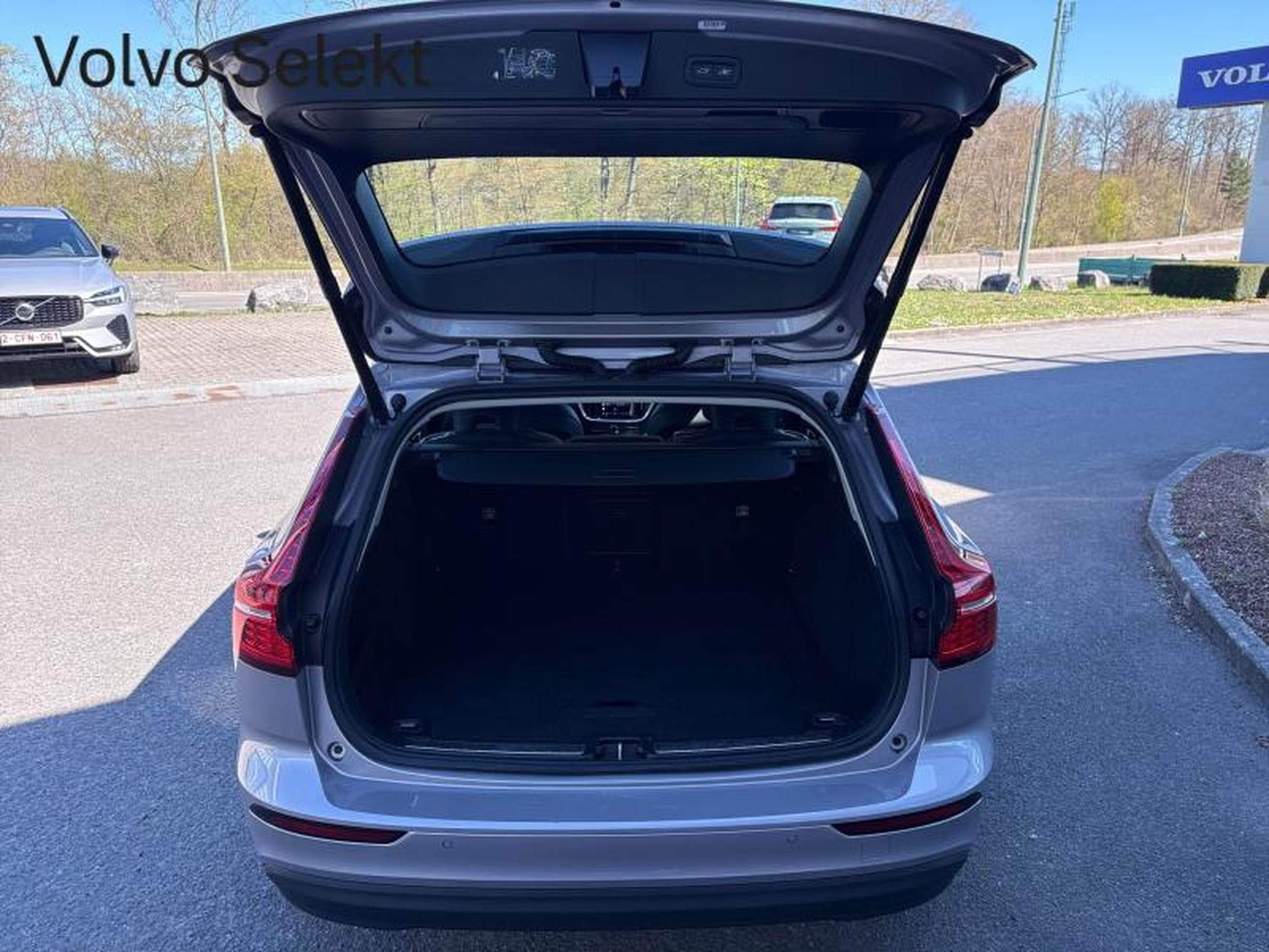 Volvo V60 B4 Core / Essence (2025) - Photo 19