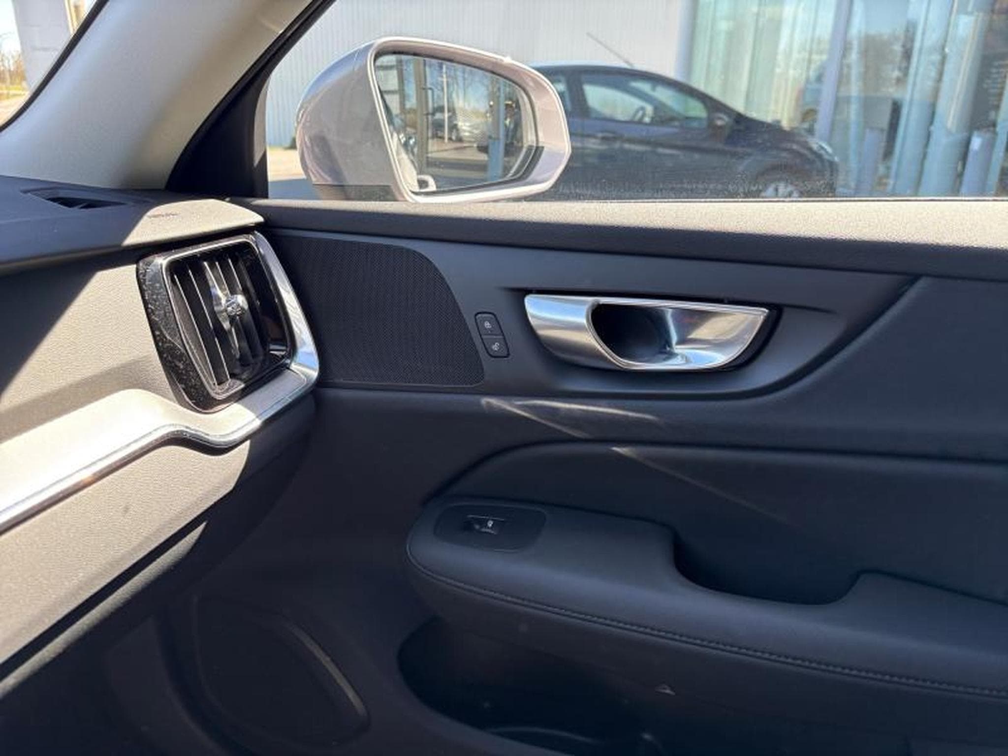 Volvo V60 B4 Core / Essence (2025) - Photo 21