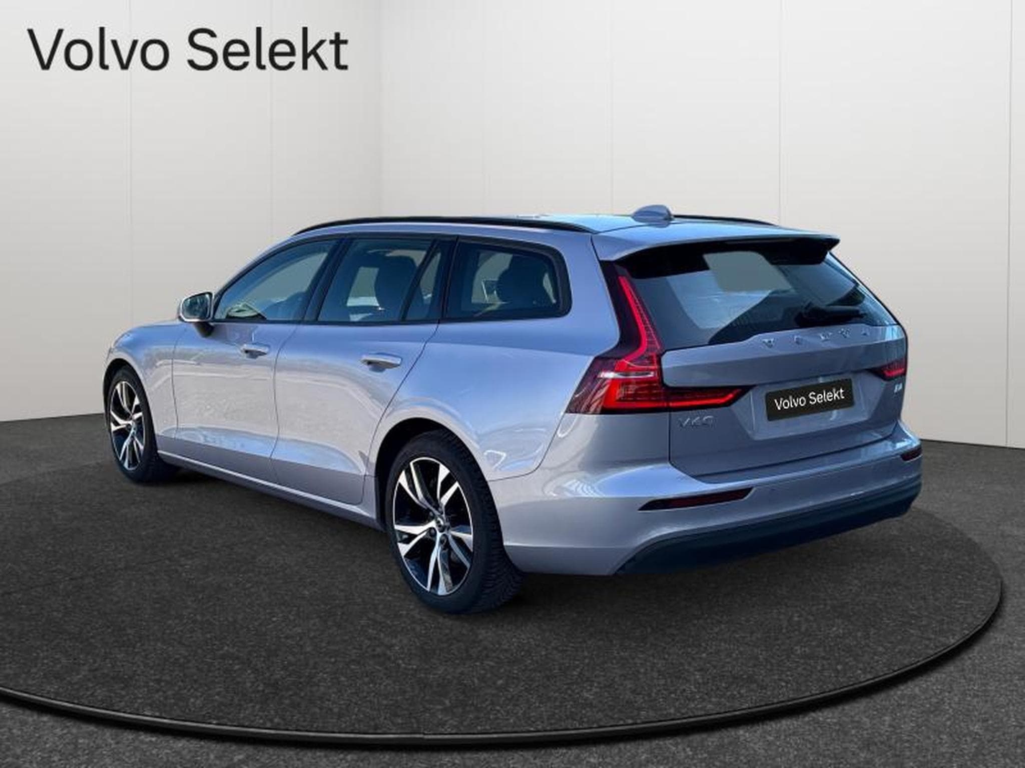 Volvo V60 B4 Core / Essence (2025) - Photo 5
