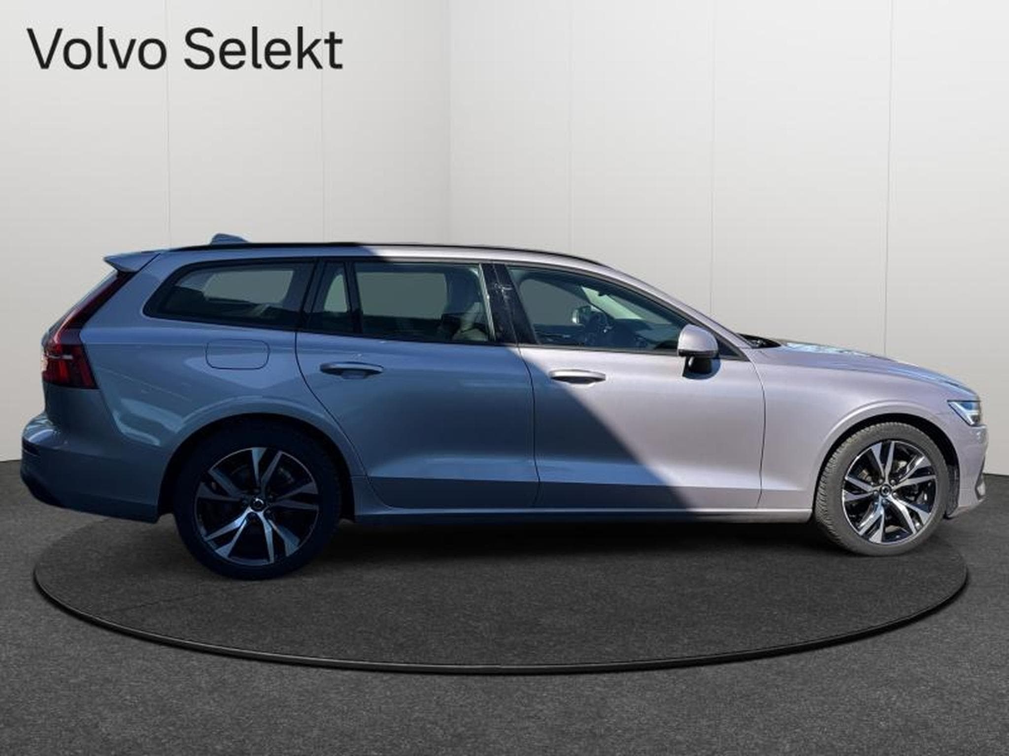 Volvo V60 B4 Core / Essence (2025) - Photo 7