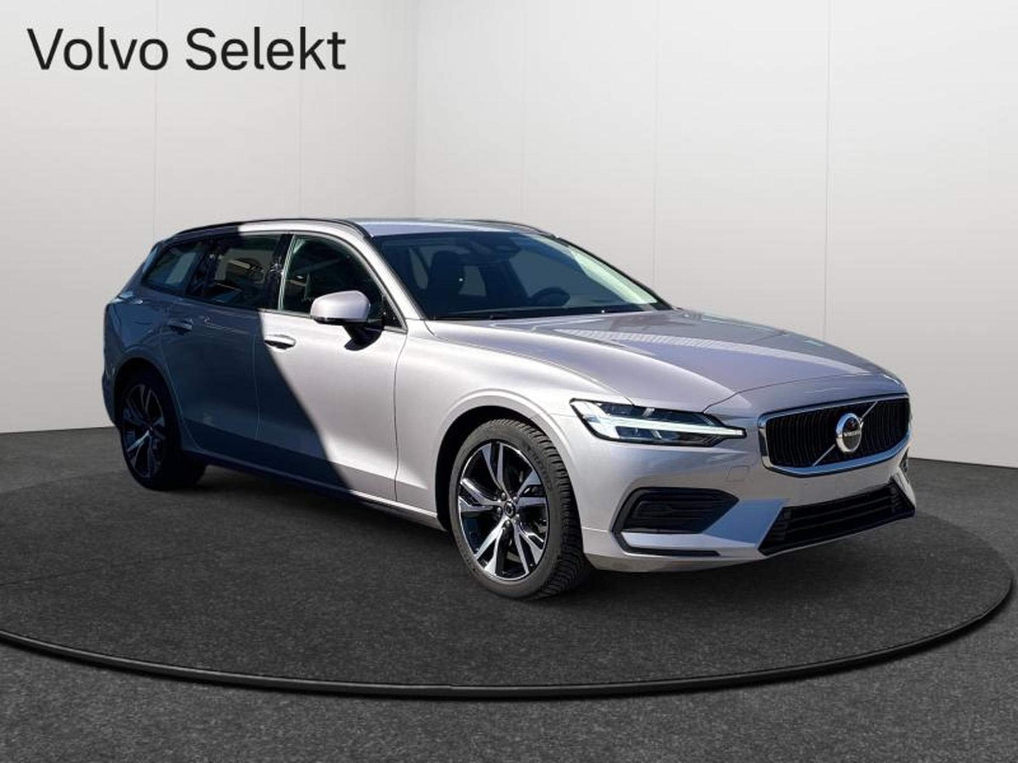 Volvo V60 B4 Core / Essence (2025) - Photo 8