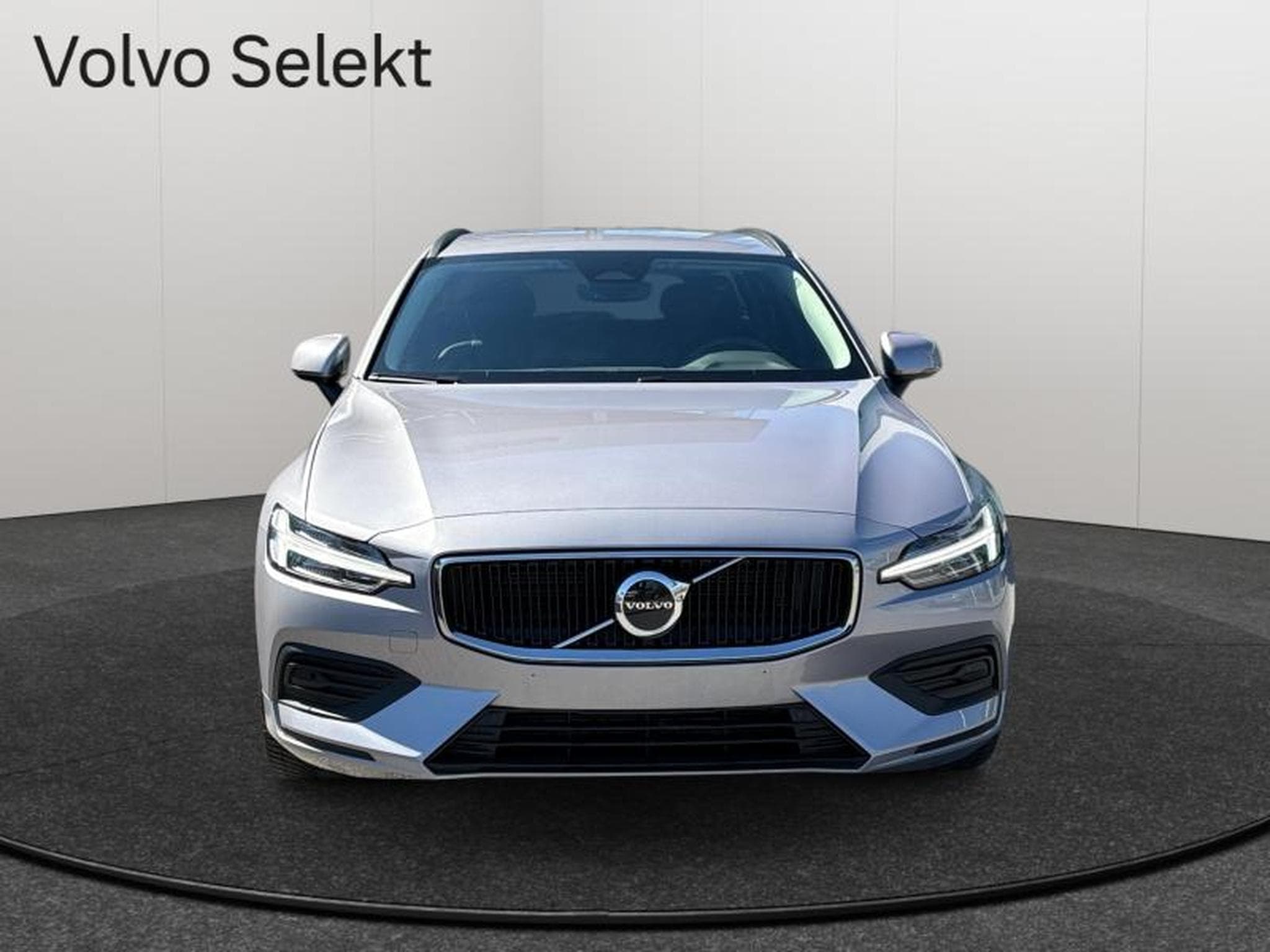 Volvo V60 B4 Core / Essence (2025) - Photo 9