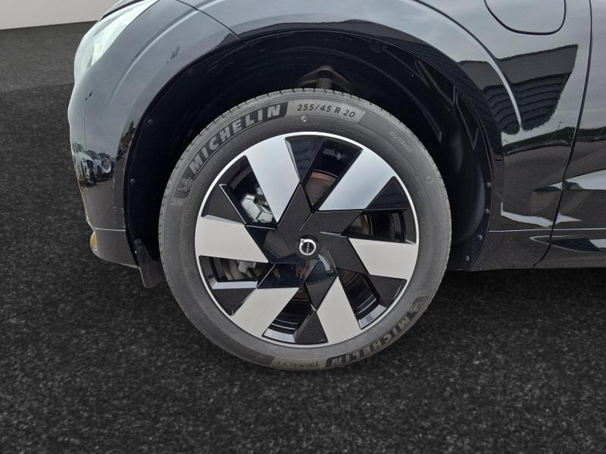 Volvo XC60 T6 Plus Dark / Hybride KIT HIVER INCLUS (2025) - Photo 14