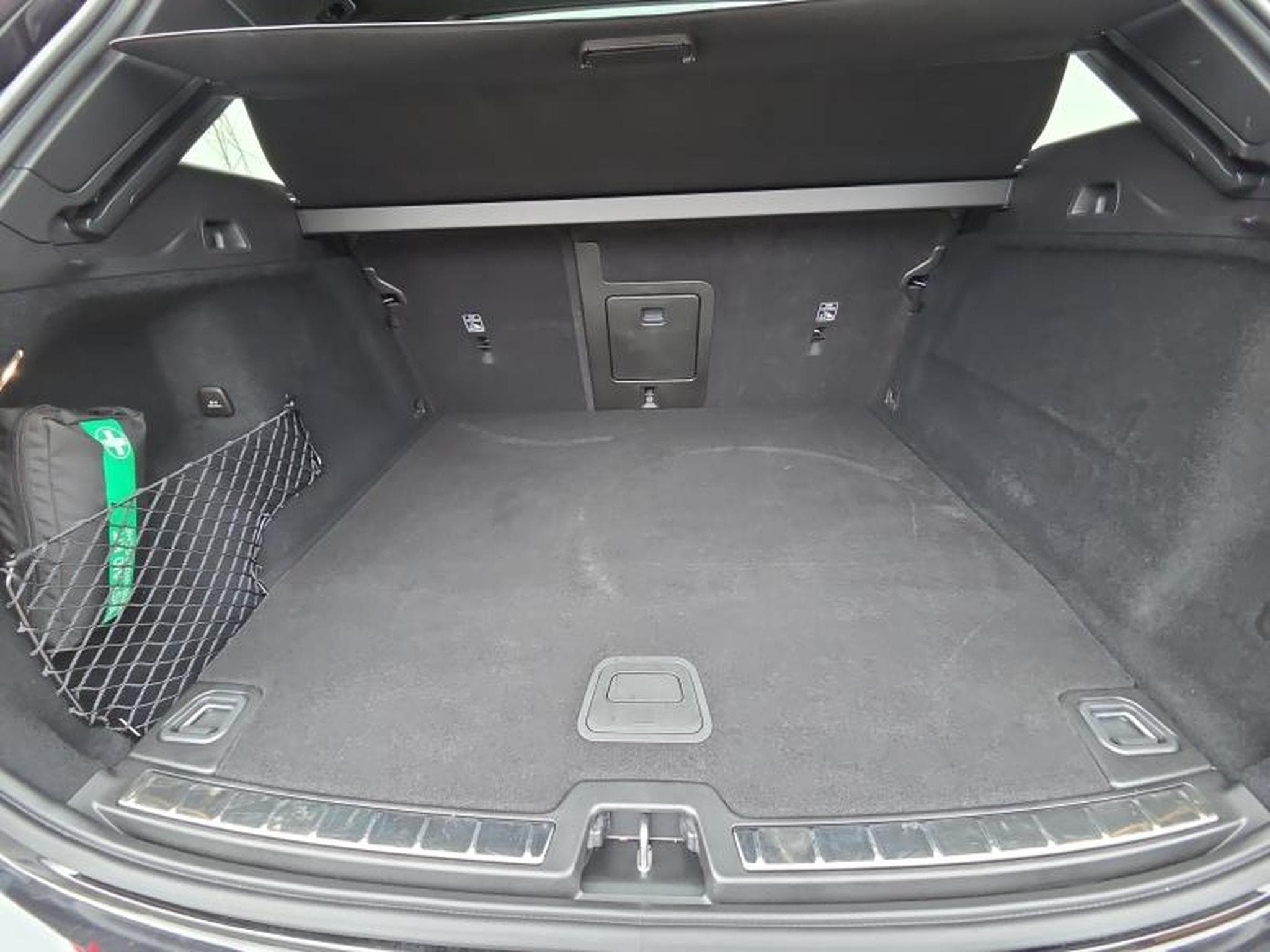 Volvo XC60 T6 Plus Dark / Hybride KIT HIVER INCLUS (2025) - Photo 19