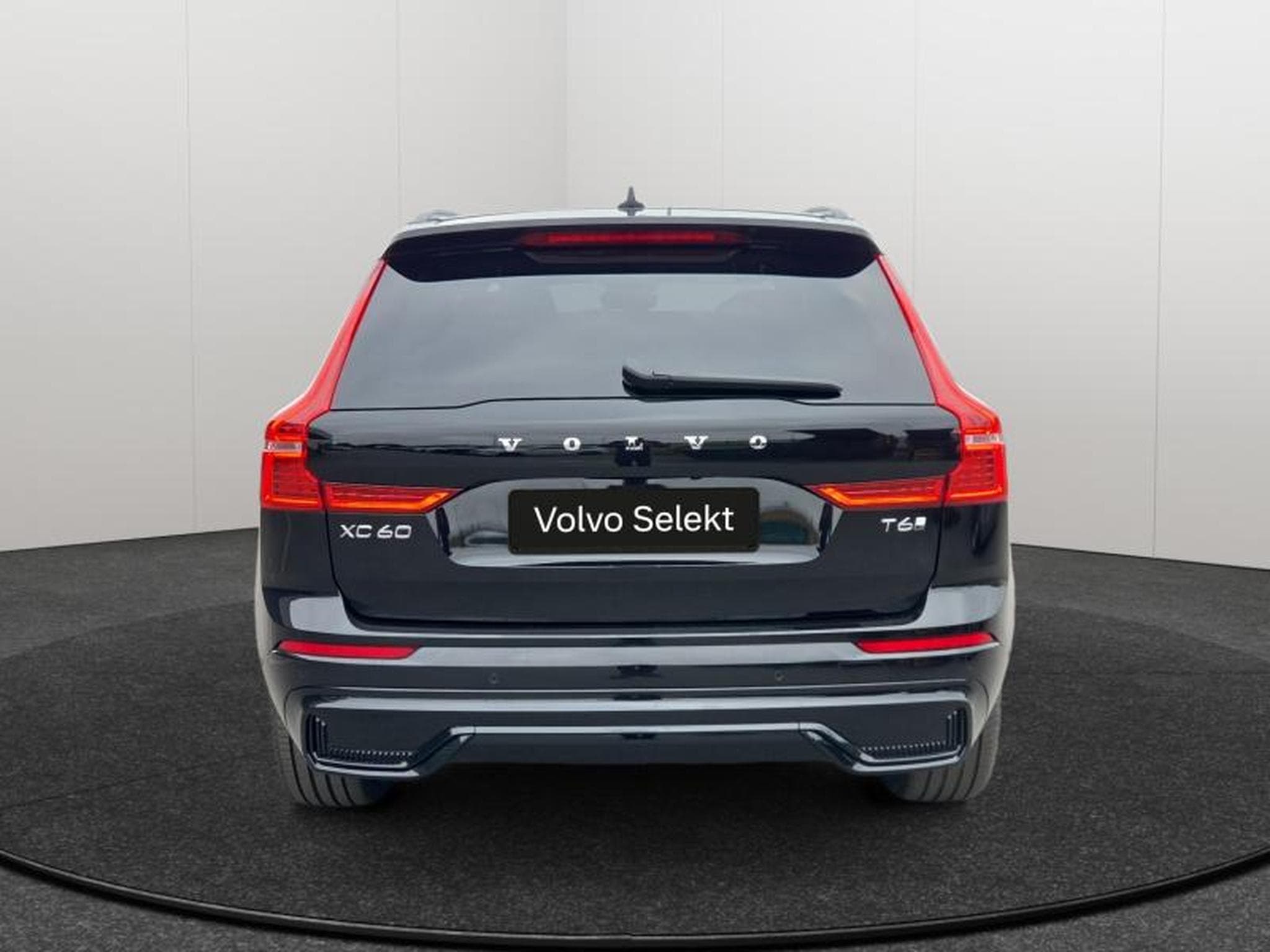 Volvo XC60 T6 Plus Dark / Hybride KIT HIVER INCLUS (2025) - Photo 4
