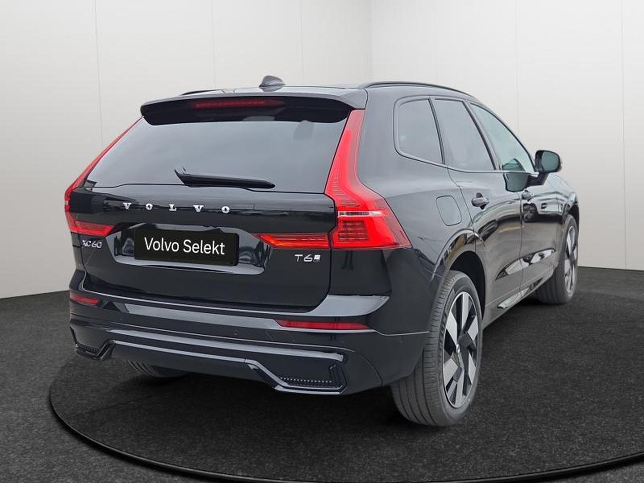 Volvo XC60 T6 Plus Dark / Hybride KIT HIVER INCLUS (2025) - Photo 5