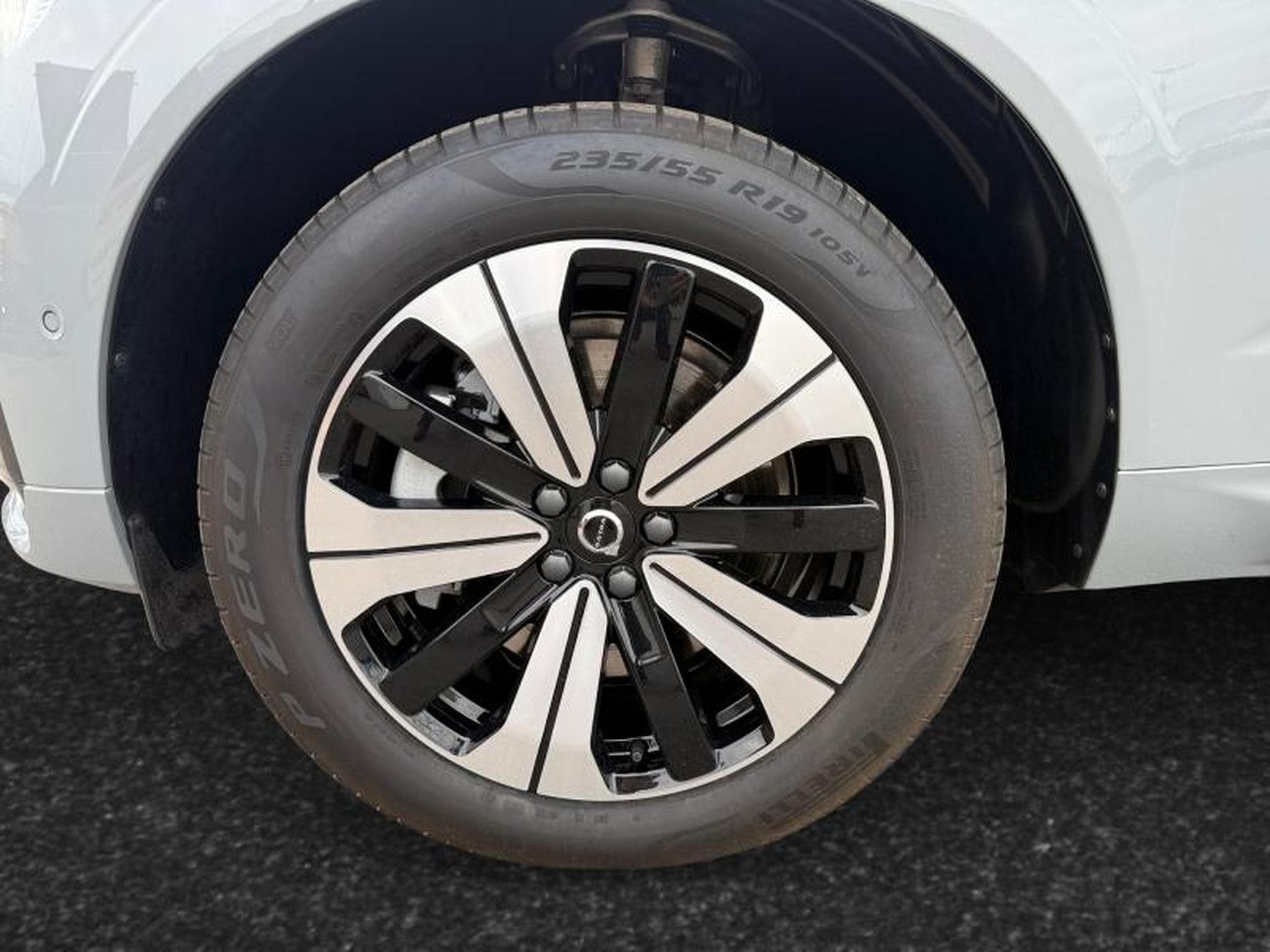 Volvo XC60 T6 Plus Dark / Hybride (2025) - Photo 14