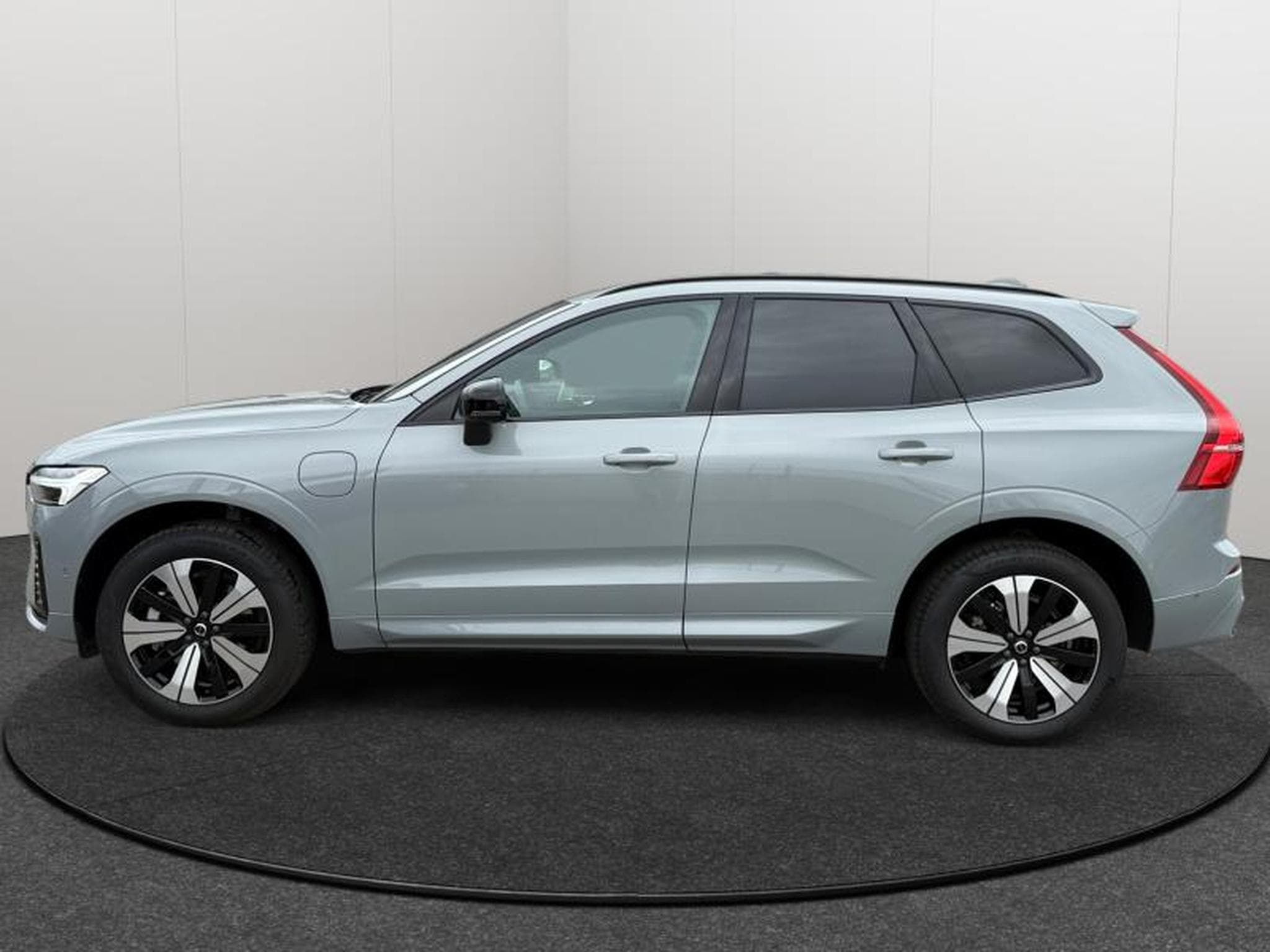 Volvo XC60 T6 Plus Dark / Hybride (2025) - Photo 2
