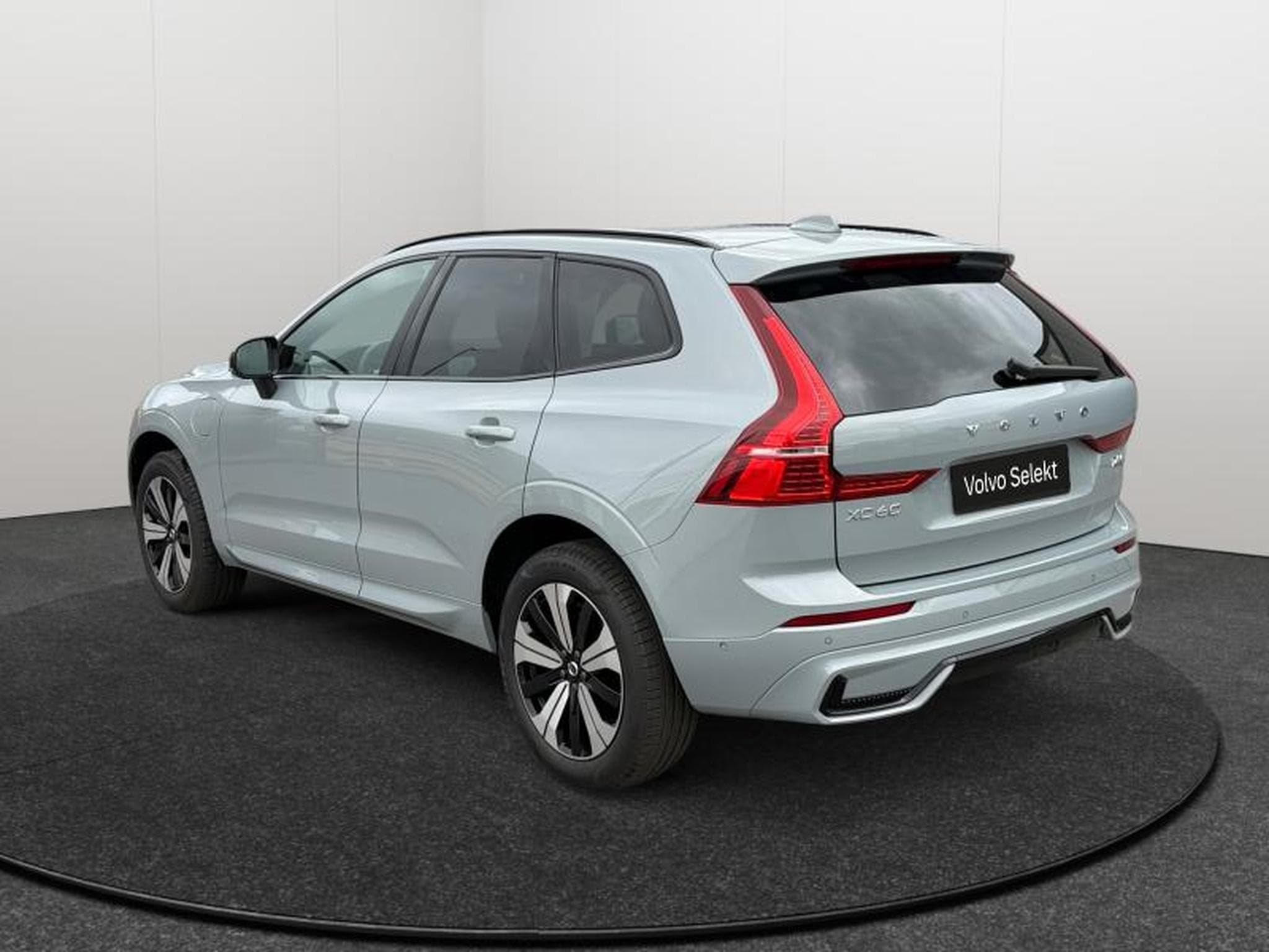 Volvo XC60 T6 Plus Dark / Hybride (2025) - Photo 3