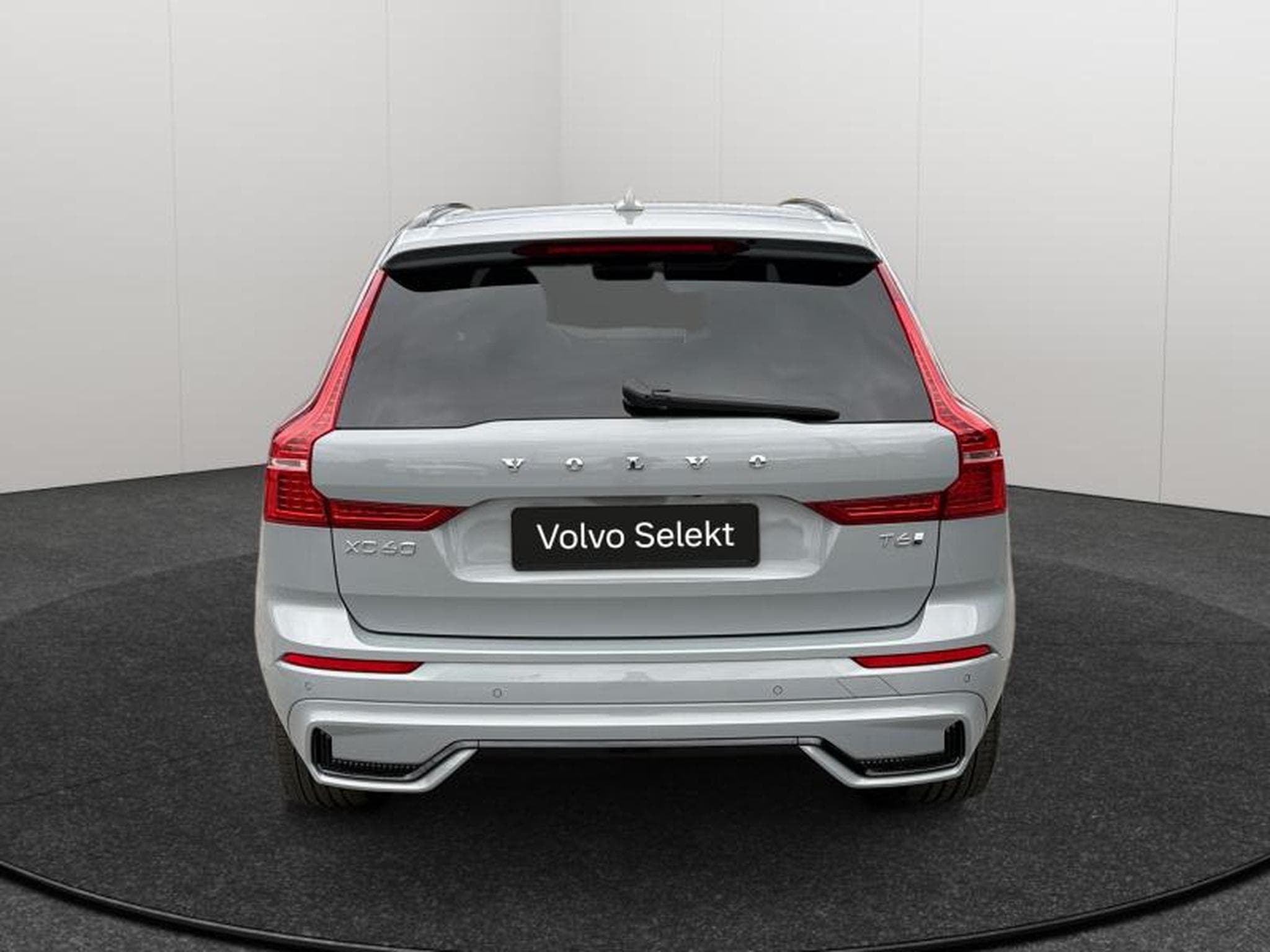 Volvo XC60 T6 Plus Dark / Hybride (2025) - Photo 4