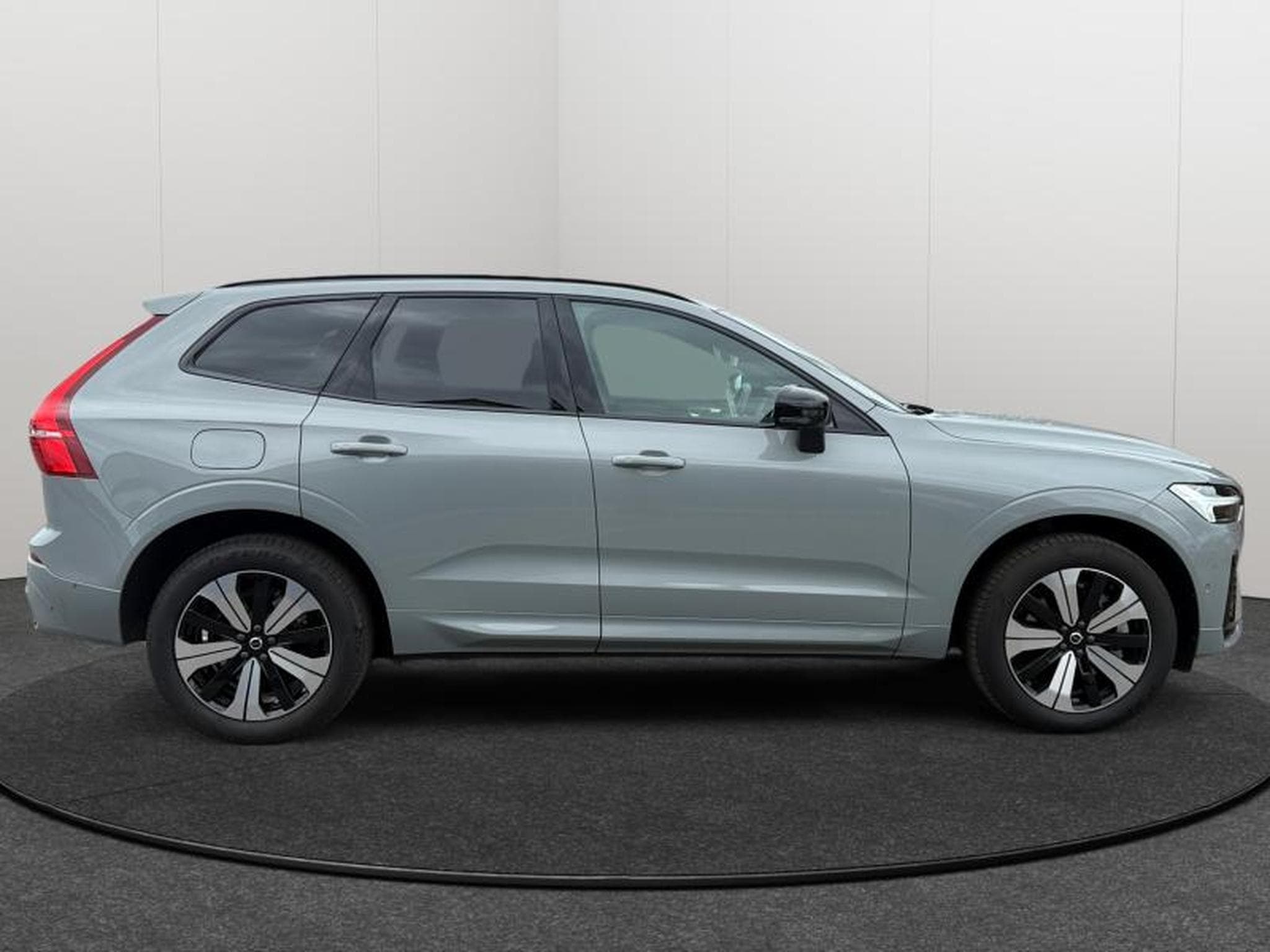 Volvo XC60 T6 Plus Dark / Hybride (2025) - Photo 6