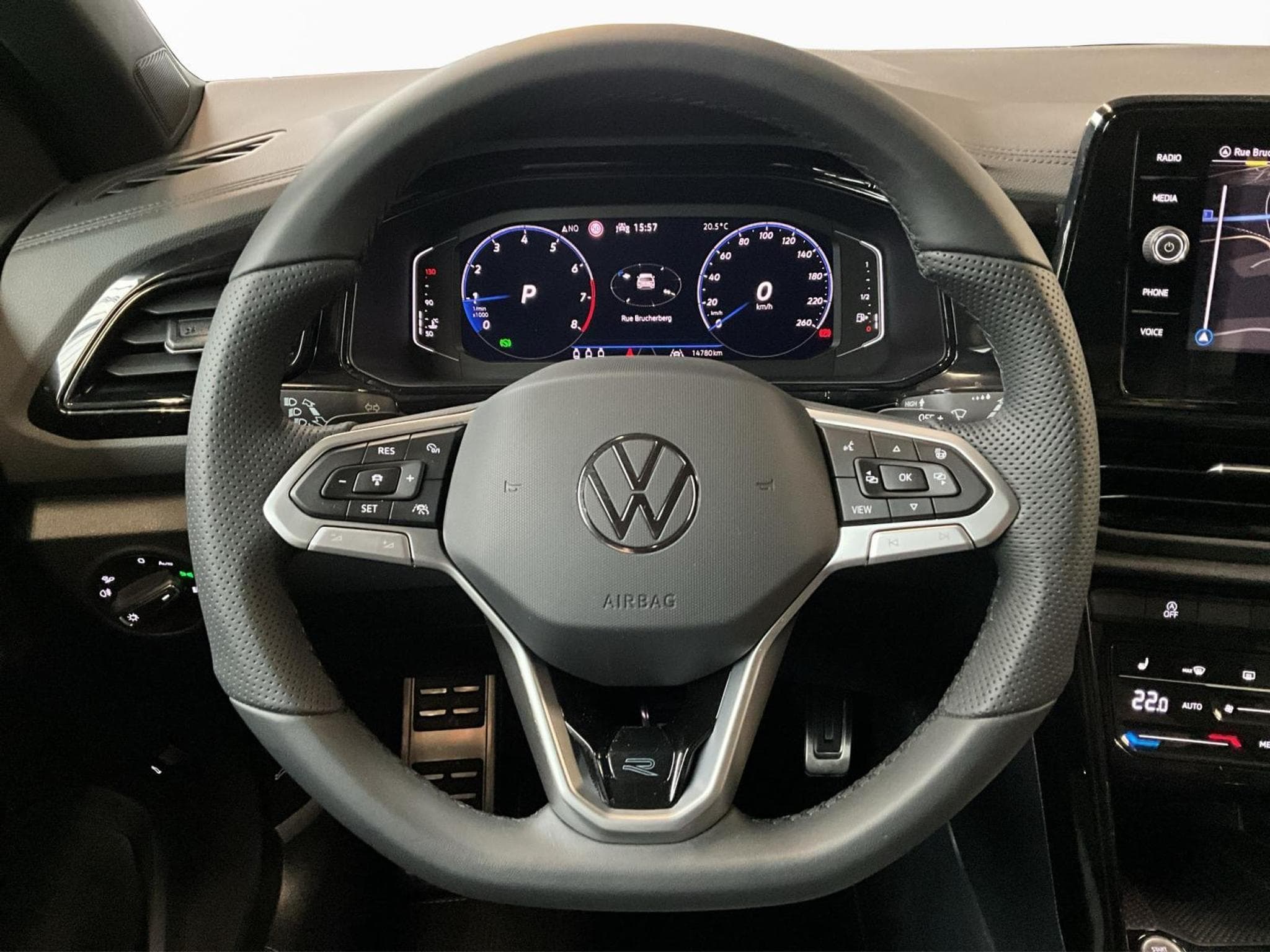 VW T-Roc R-Line+DSG+Black-Style+Matrix-LED+IQ-Drive (2025) - Photo 12