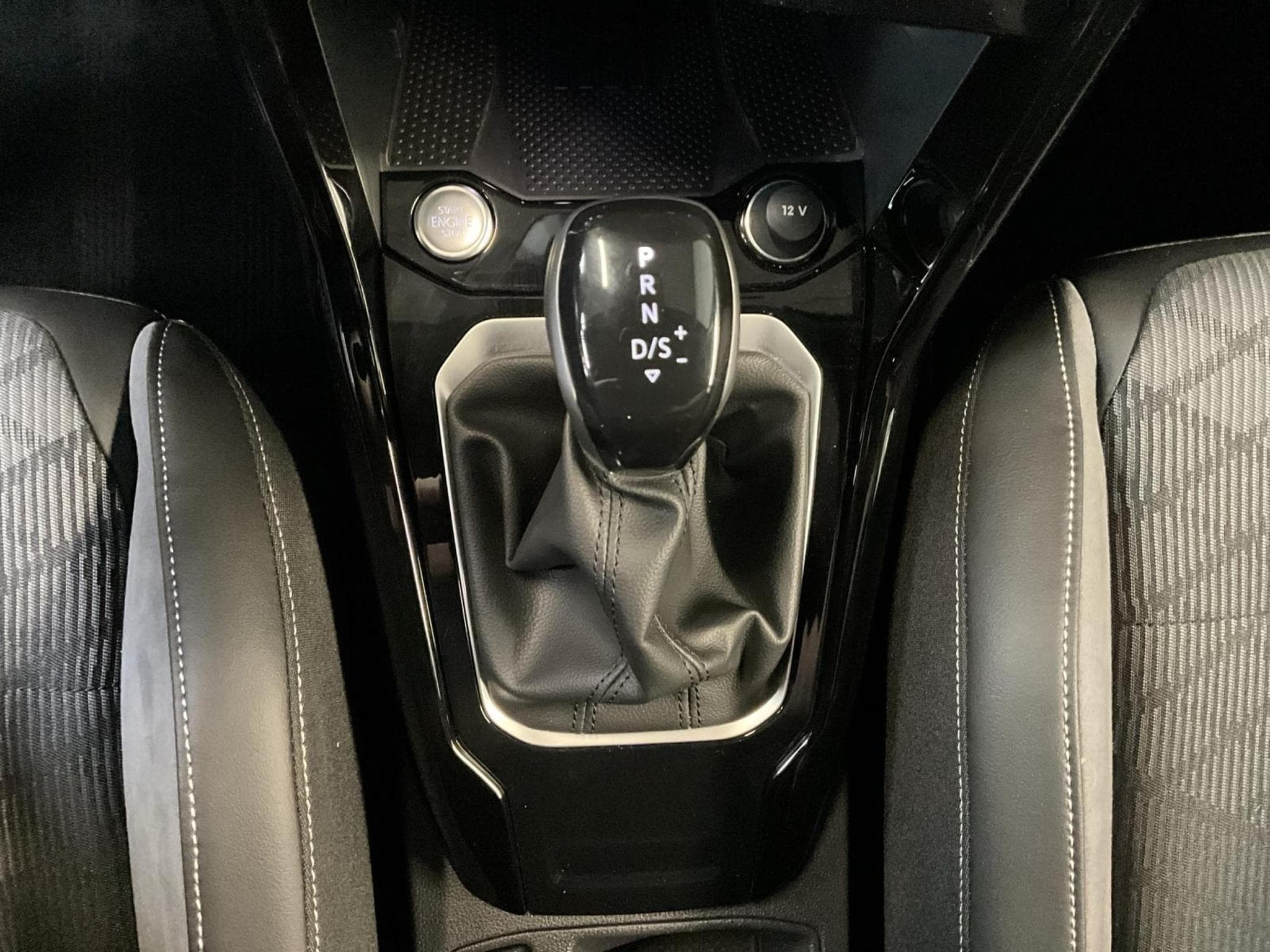VW T-Roc R-Line+DSG+Black-Style+Matrix-LED+IQ-Drive (2025) - Photo 14