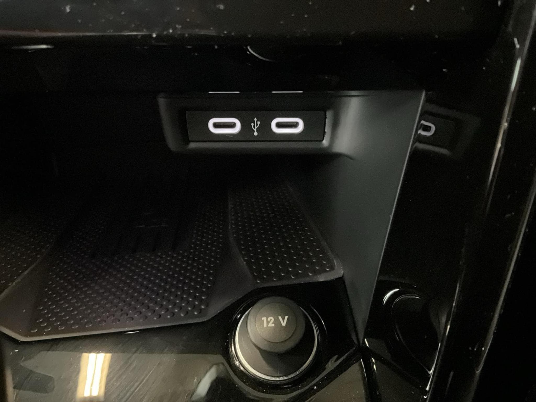 VW T-Roc R-Line+DSG+Black-Style+Matrix-LED+IQ-Drive (2025) - Photo 17