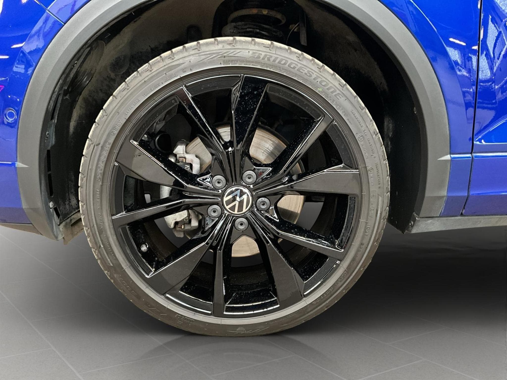 VW T-Roc R-Line+DSG+Black-Style+Matrix-LED+IQ-Drive (2025) - Photo 8