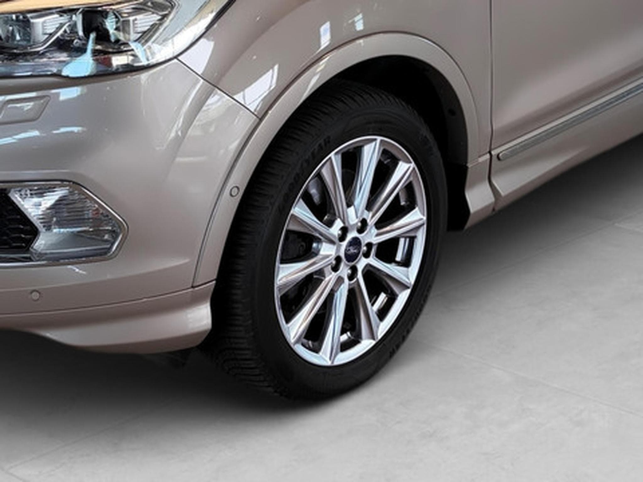 Ford Kuga 1.5i EcoB. 4x4 134kW Aut. Vignale (2018) - Photo 19