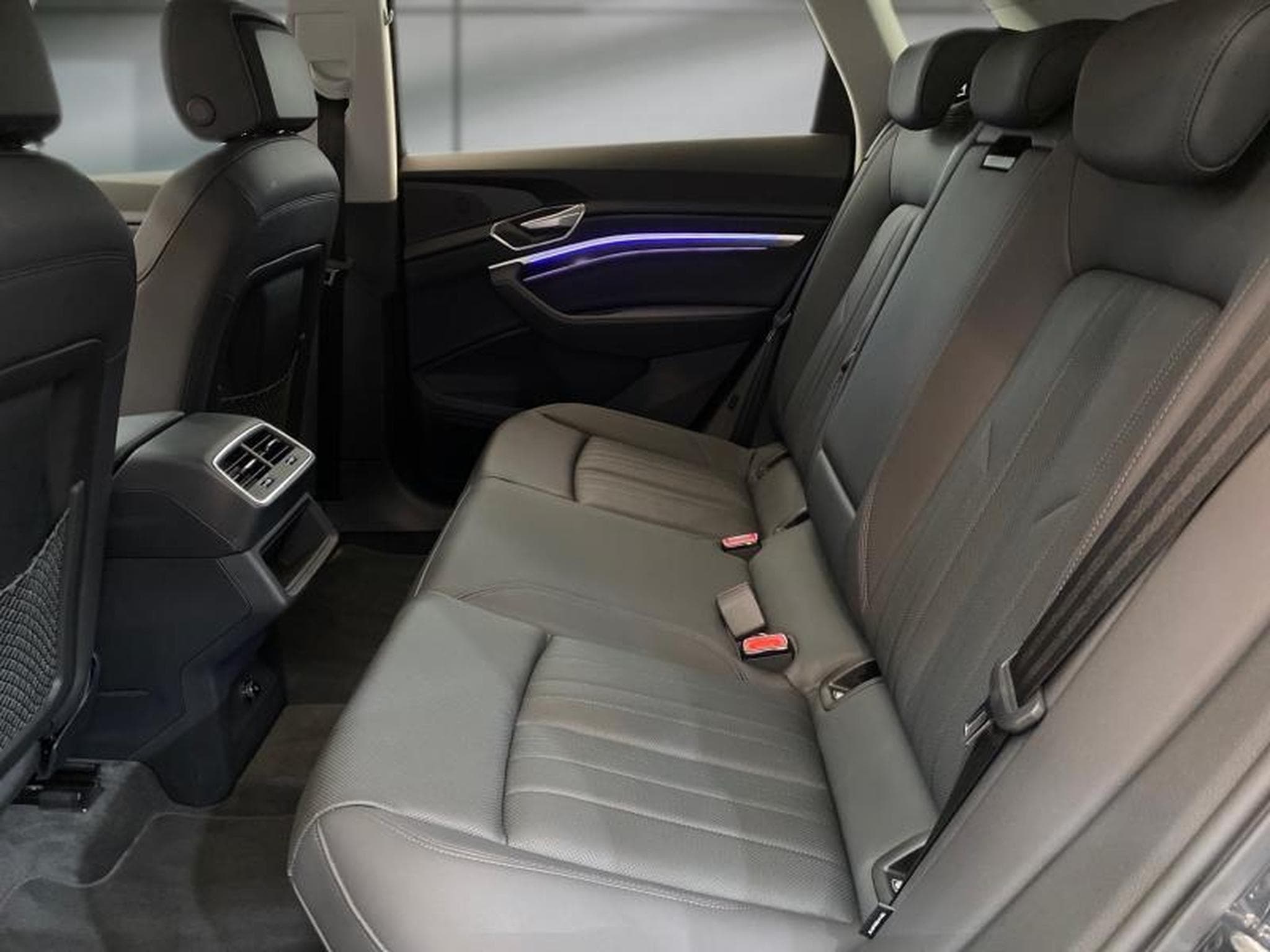 Audi e-tron -57% 55 408ch e-quattro (2021) - Photo 12