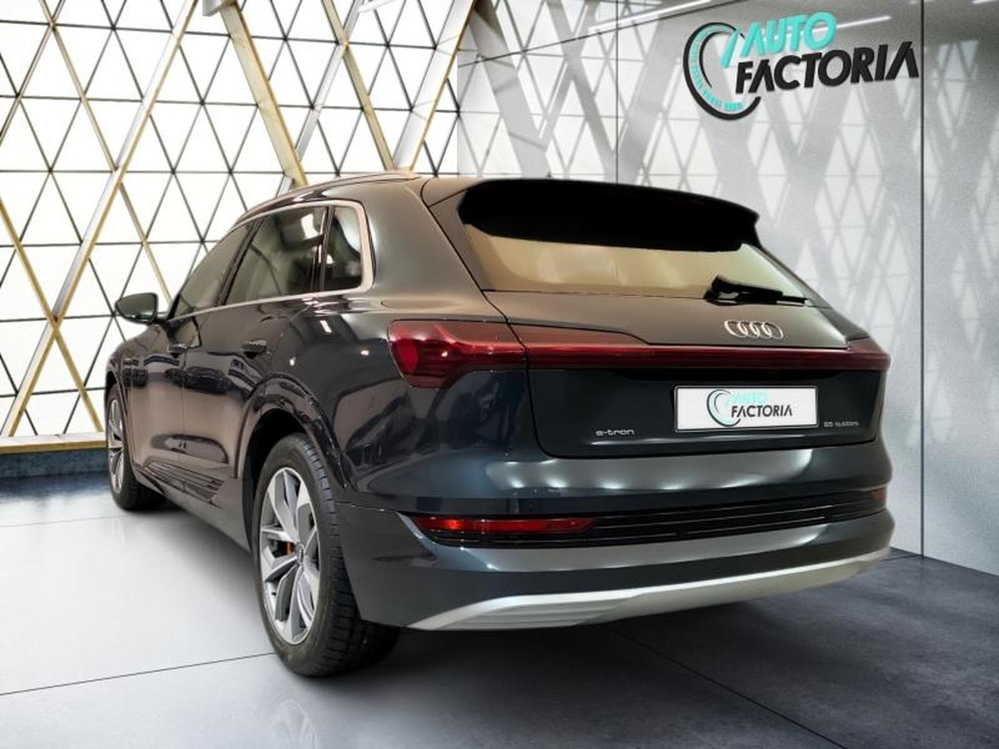 Audi e-tron -57% 55 408ch e-quattro (2021) - Photo 23