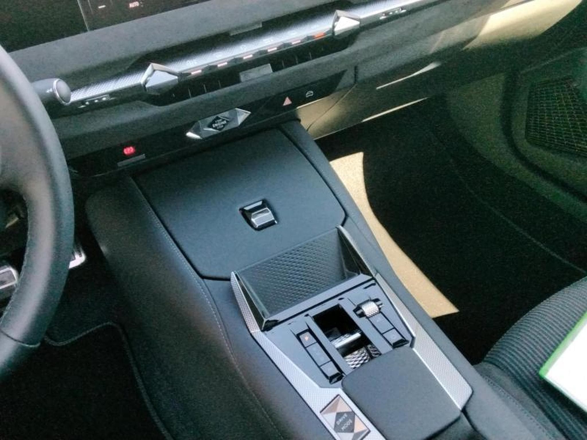 DS Automobiles DS4 ETOILE (2026) - Photo 19