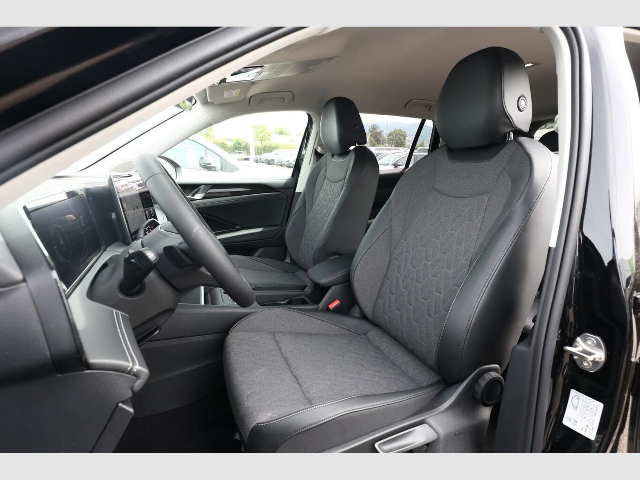 VW Tiguan DSG LED+ Nav (2026) - Photo 6