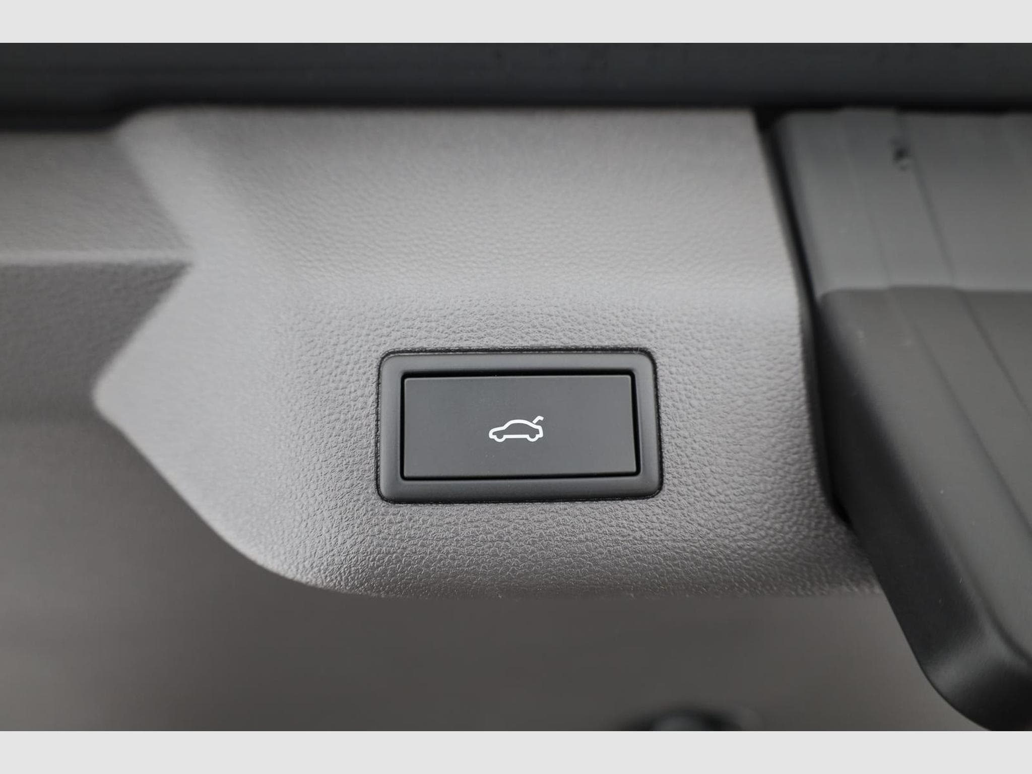 VW T7 eHybrid 4M Business (2026) - Photo 13