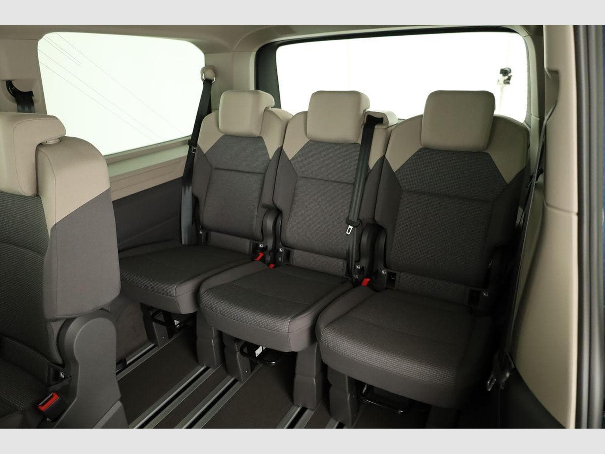 VW T7 eHybrid 4M Business (2026) - Photo 12