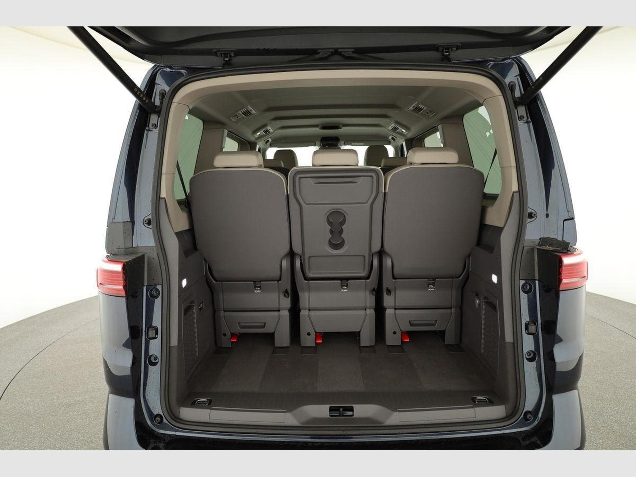 VW T7 eHybrid 4M Business (2026) - Photo 13