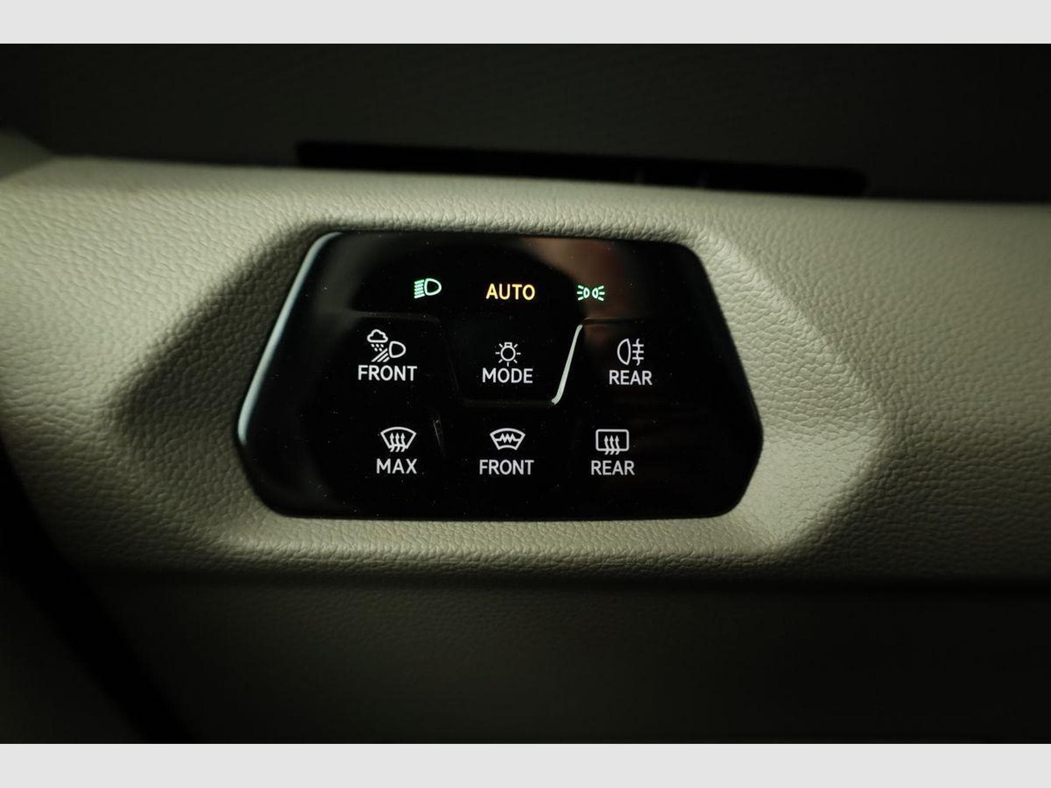 VW T7 eHybrid 4M Business (2026) - Photo 8