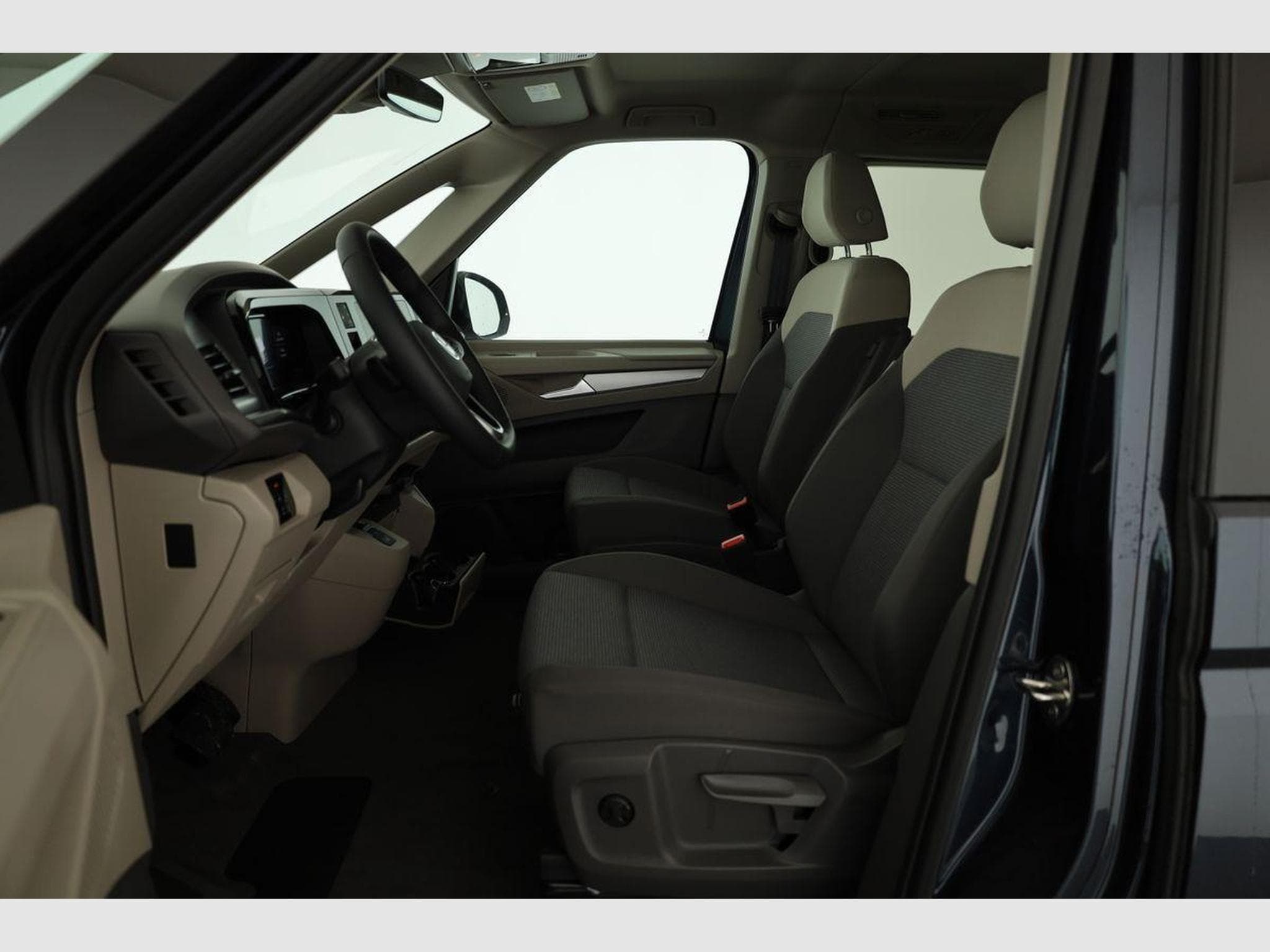 VW T7 eHybrid 4M Business (2026) - Photo 9