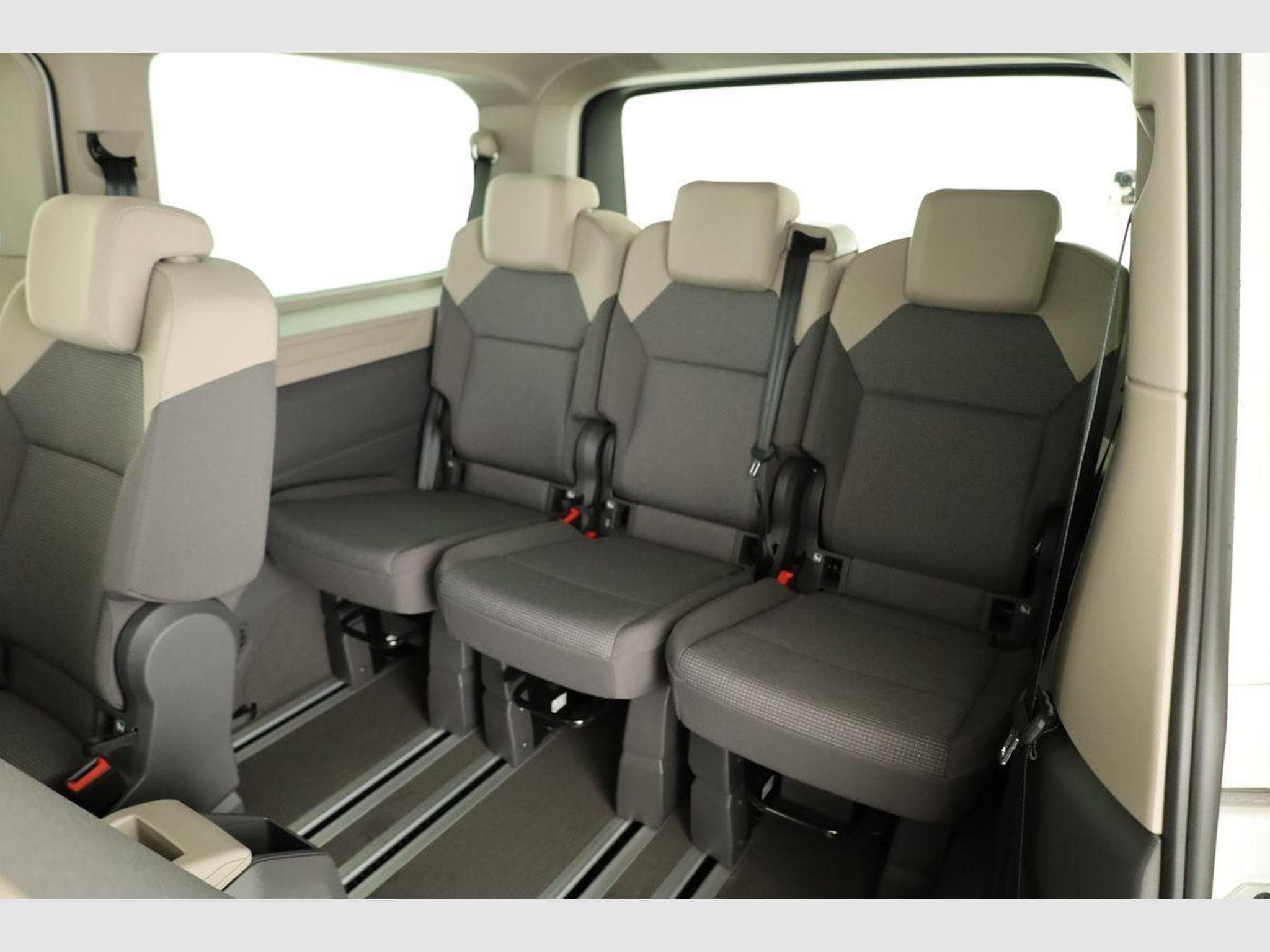 VW T7 eHybrid 4M Business (2026) - Photo 12