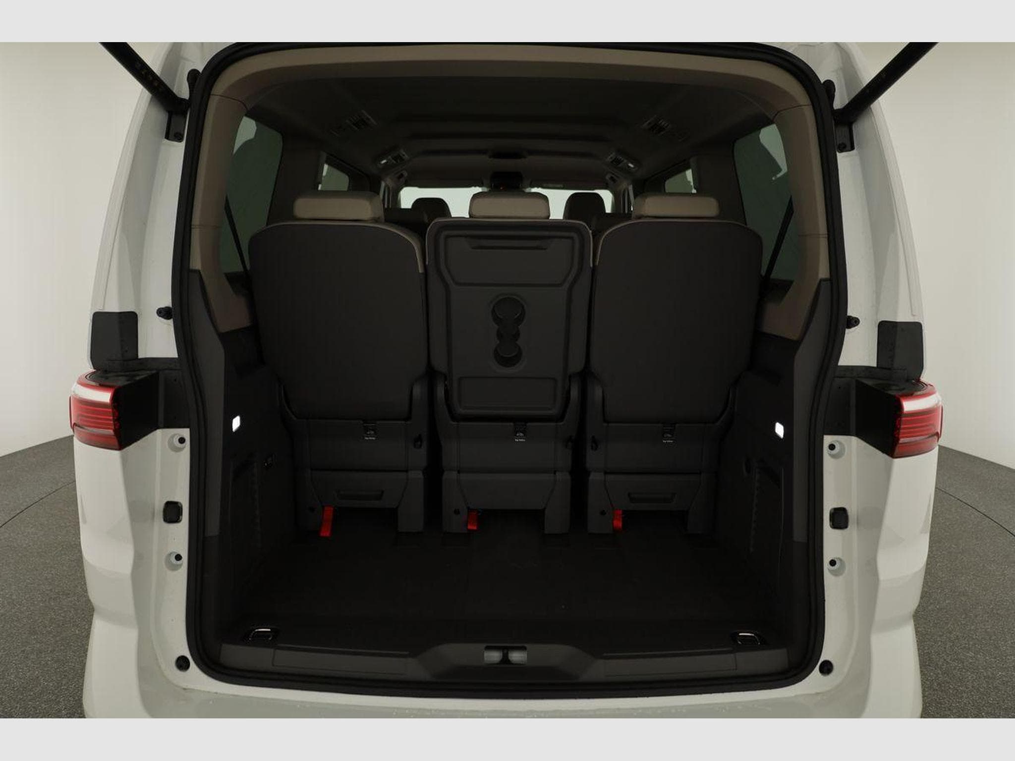 VW T7 eHybrid 4M Business (2026) - Photo 13