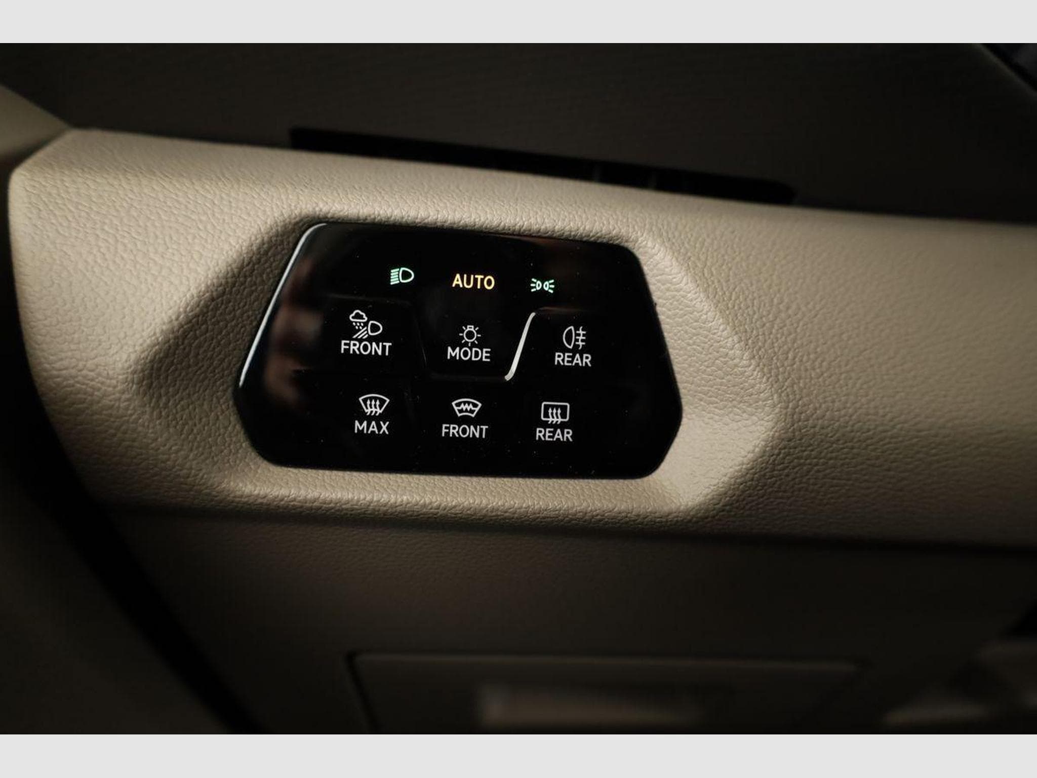 VW T7 eHybrid 4M Business (2026) - Photo 8