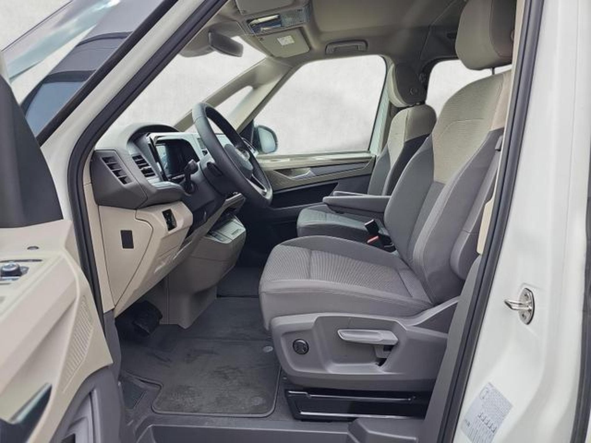 VW T7 Edition lang (2026) - Photo 8