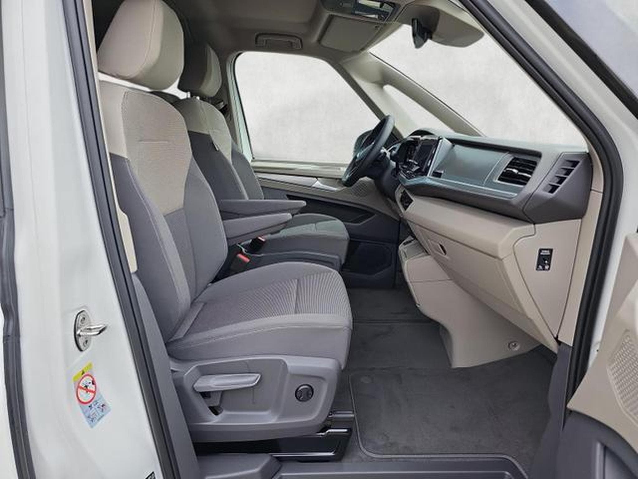 VW T7 Edition lang (2026) - Photo 9