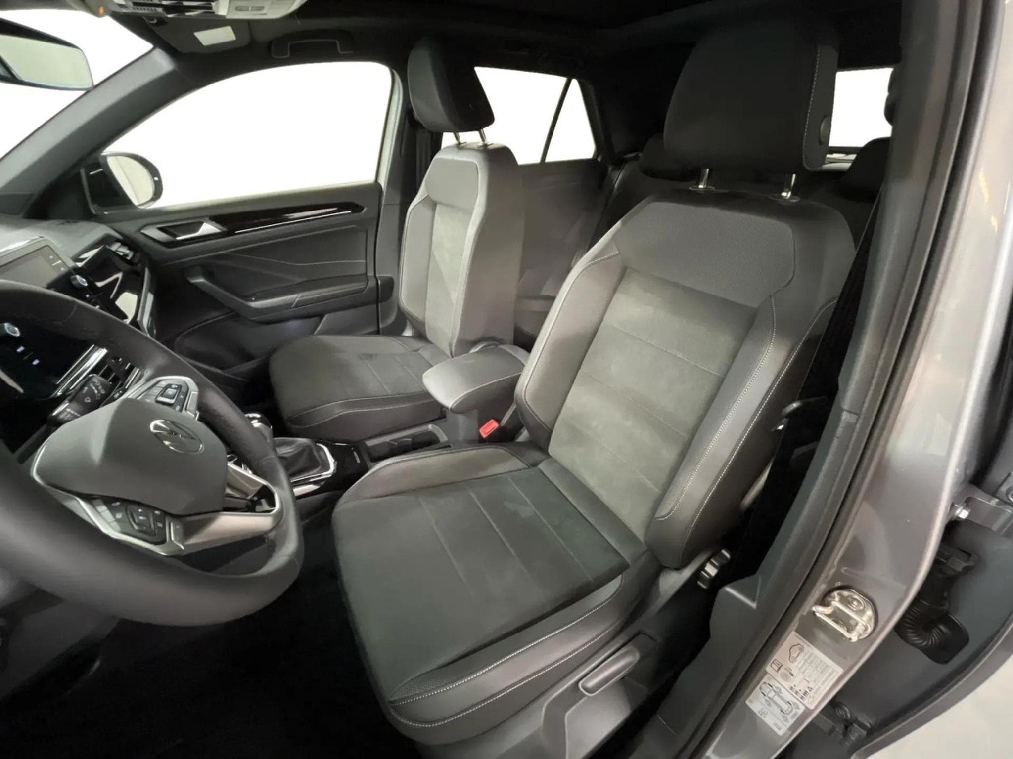 VW T-Roc Style Black Edition 1.5 TSI 110KW-150CV DSG7 - Toit Ouvrant (2025) - Photo 10